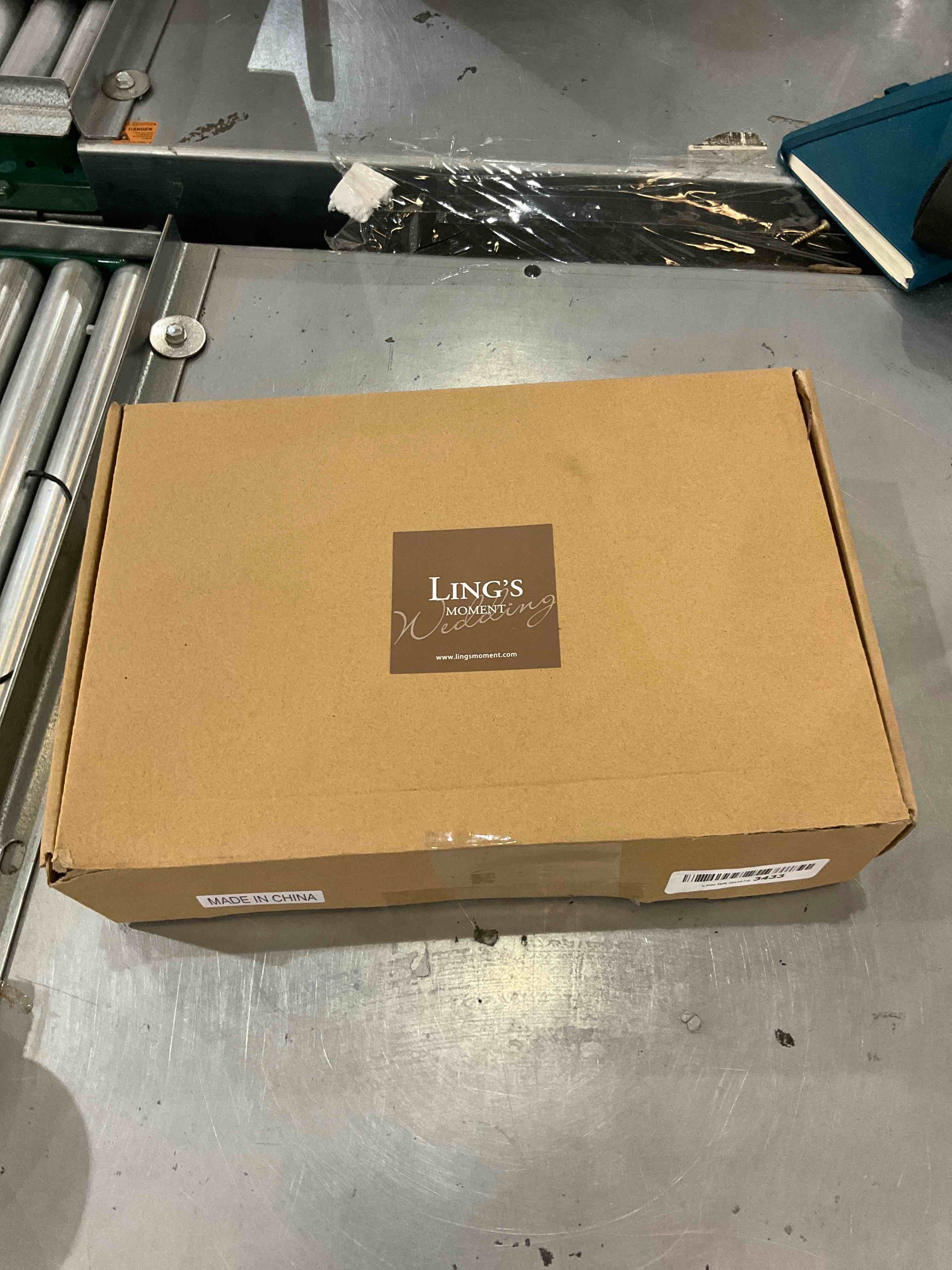 https://s3.amazonaws.com/lotting-images-prod/bidfta/EXS00450729_1692108437857.jpeg