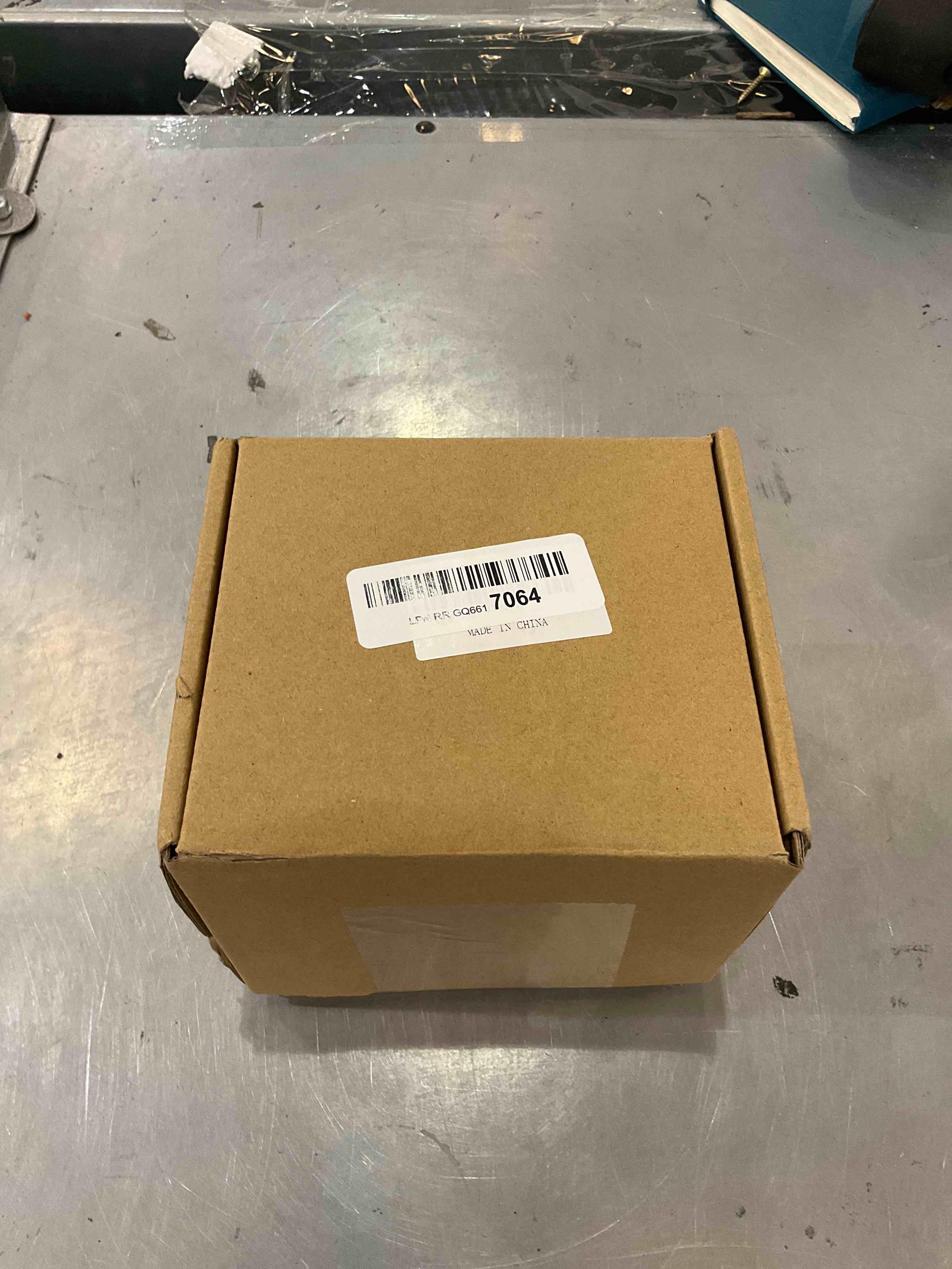 https://s3.amazonaws.com/lotting-images-prod/bidfta/EXS00450738_1692109138696.jpeg