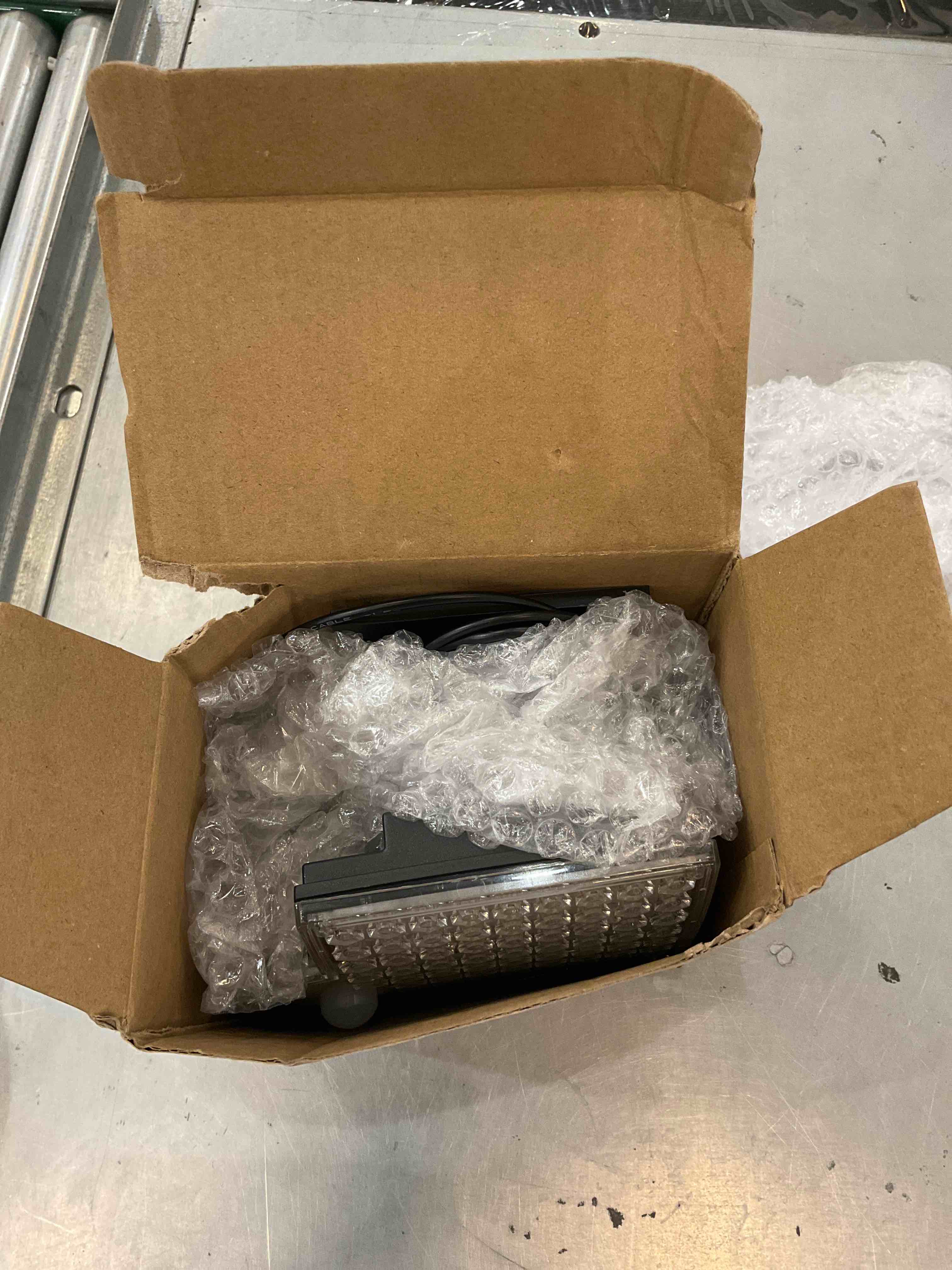 https://s3.amazonaws.com/lotting-images-prod/bidfta/EXS00450807_1692114803752.jpeg