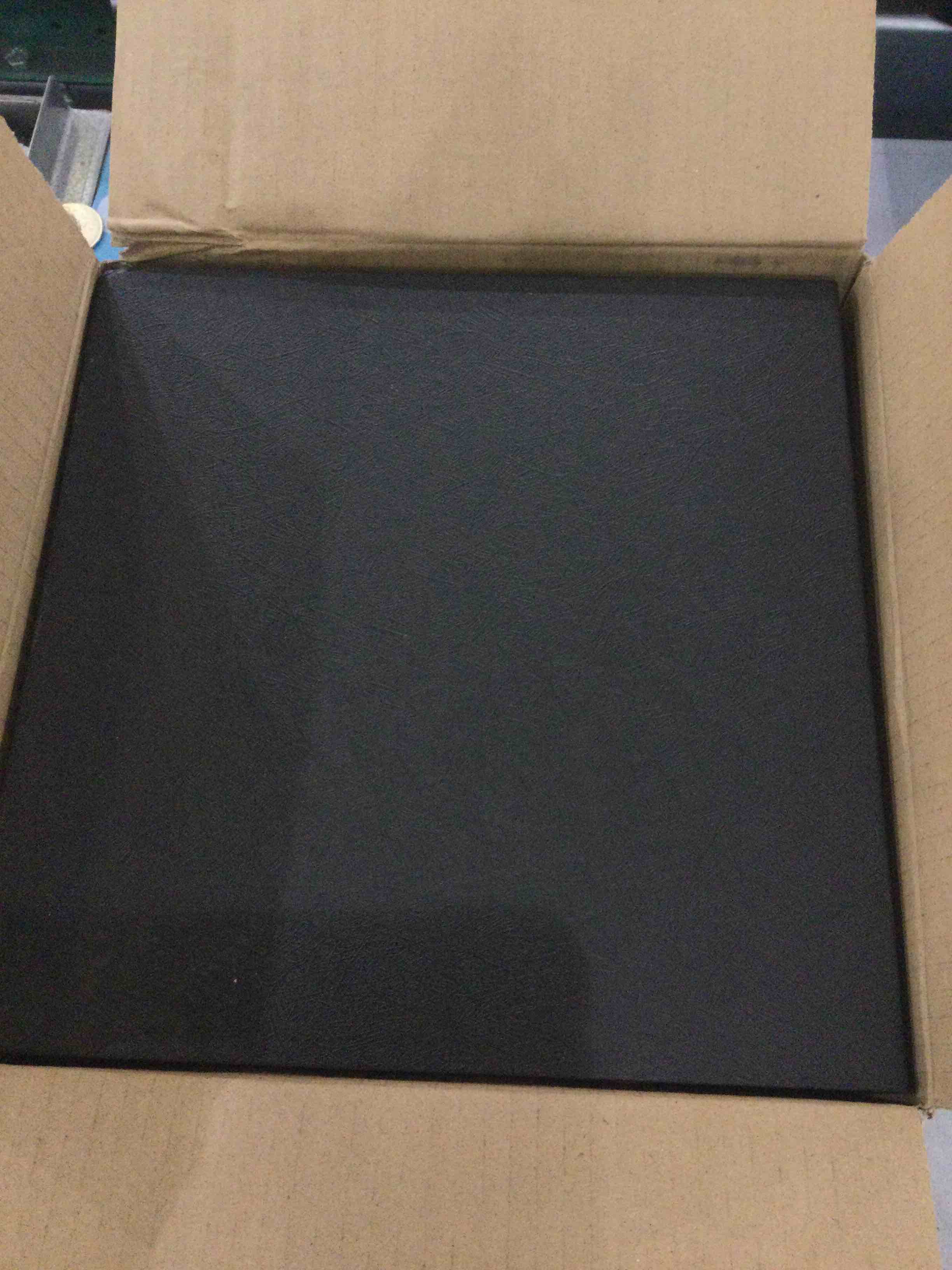https://s3.amazonaws.com/lotting-images-prod/bidfta/EXS00451097_1692026001061.jpeg