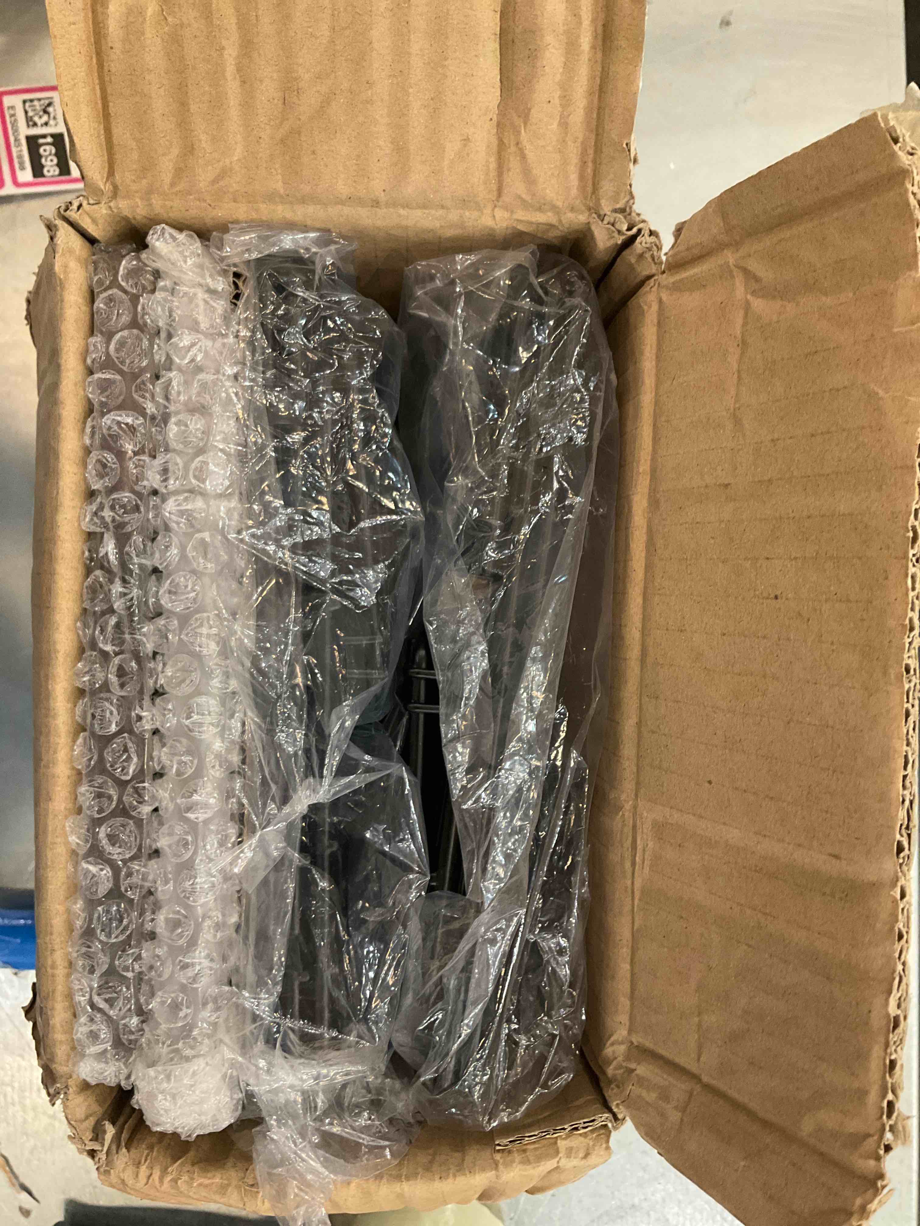 https://s3.amazonaws.com/lotting-images-prod/bidfta/EXS00451694_1692117609516.jpeg
