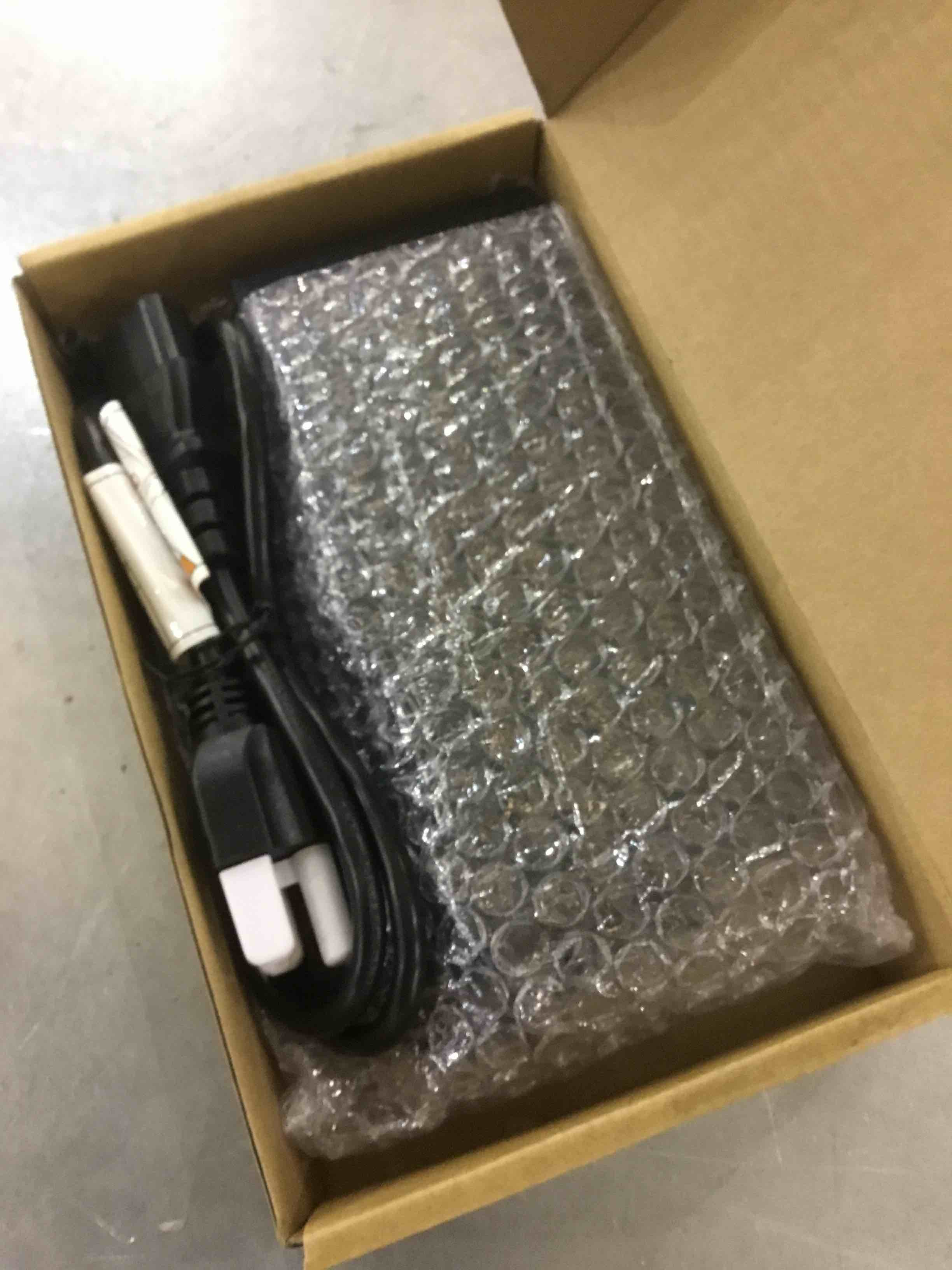 https://s3.amazonaws.com/lotting-images-prod/bidfta/EXS00452866_1692189364677.jpeg