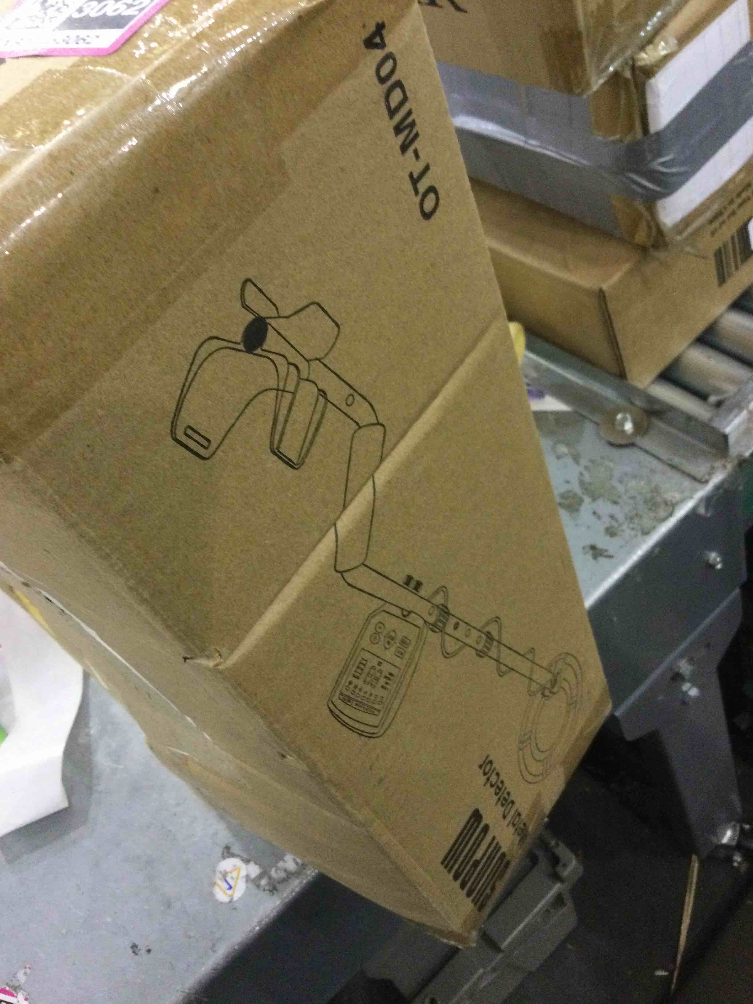 https://s3.amazonaws.com/lotting-images-prod/bidfta/EXS00453062_1692023552776.jpeg