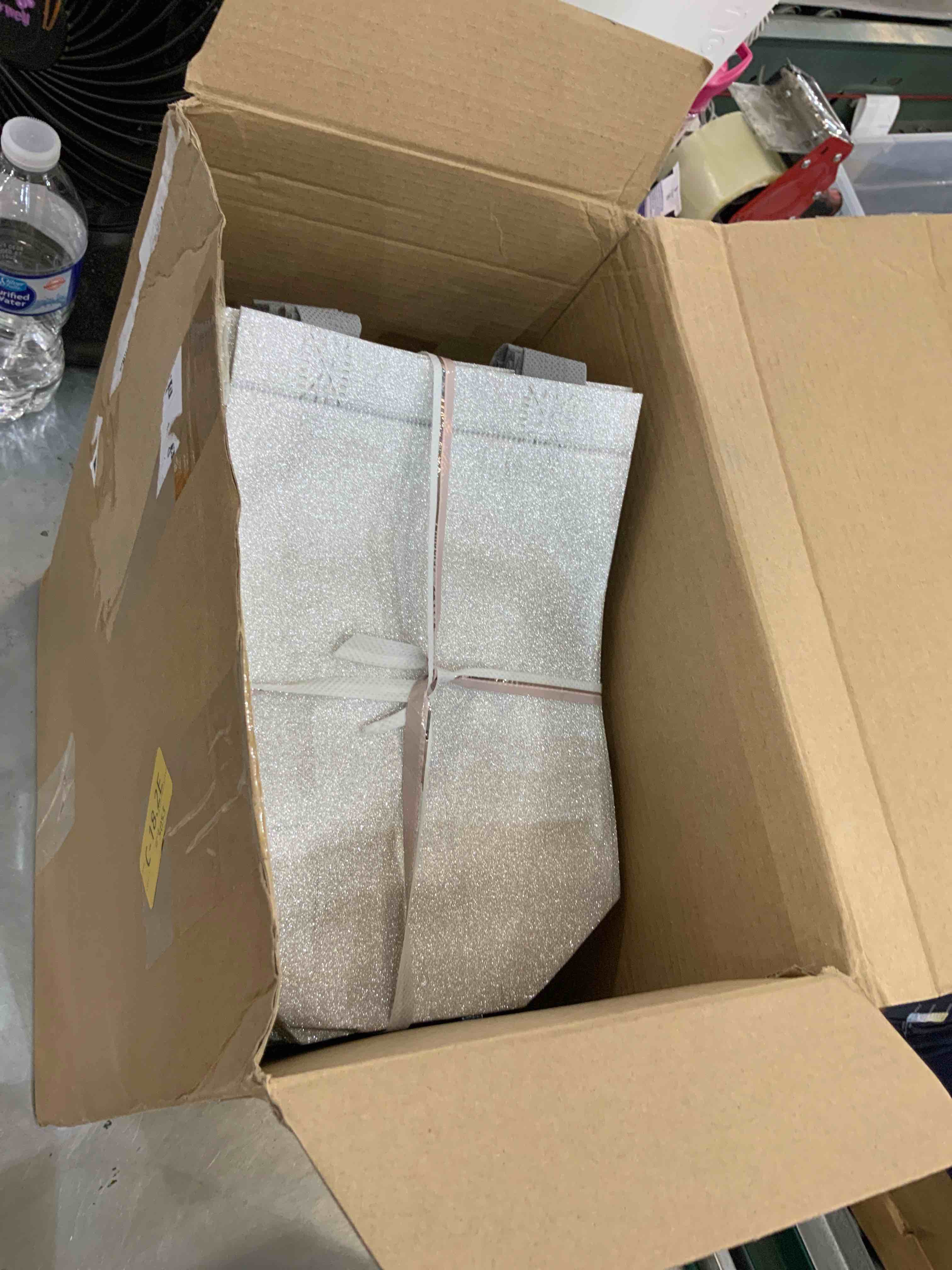 https://s3.amazonaws.com/lotting-images-prod/bidfta/EXS00454151_1692118106399.jpeg