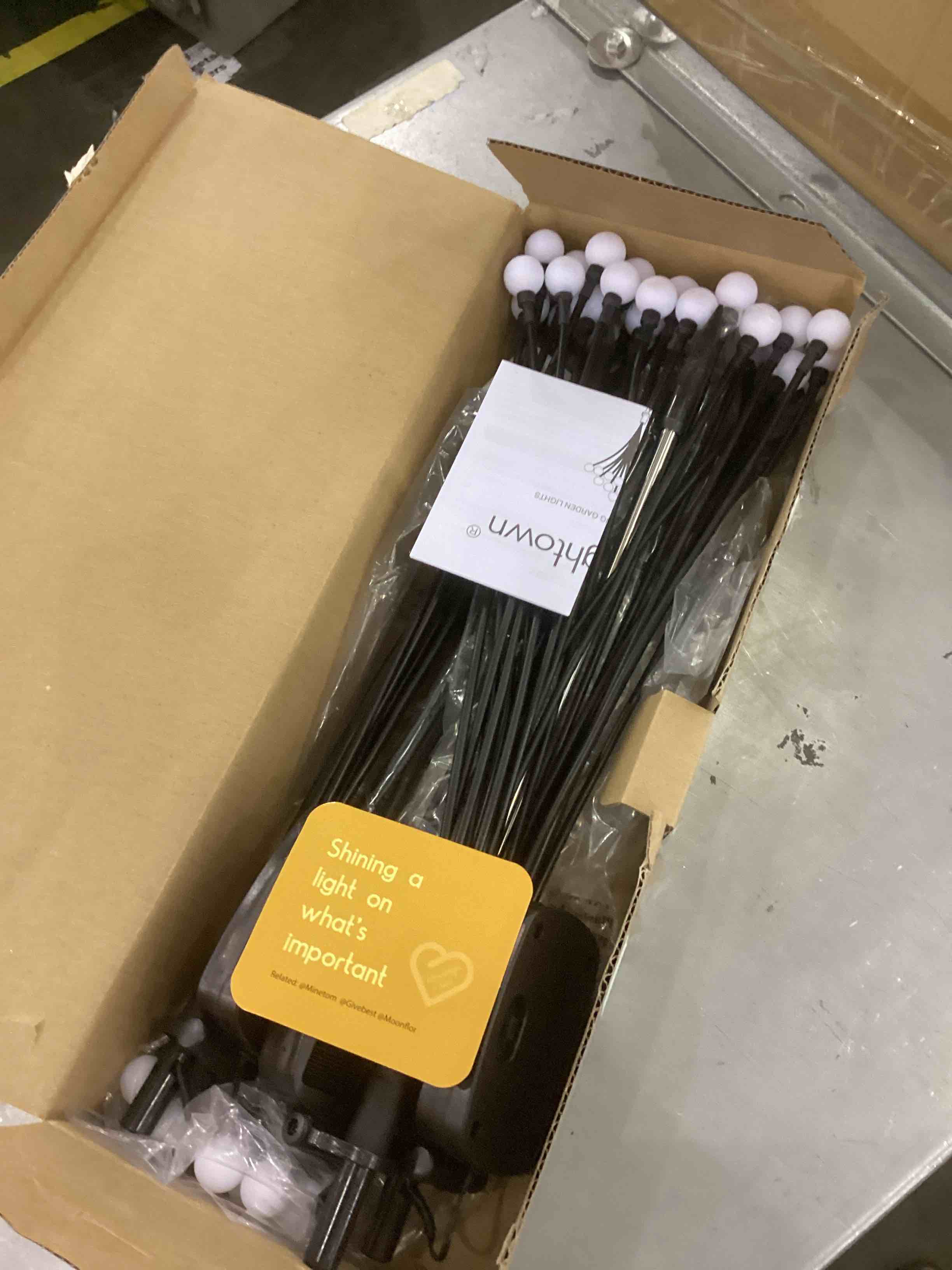 https://s3.amazonaws.com/lotting-images-prod/bidfta/EXS00454705_1692196572352.jpeg