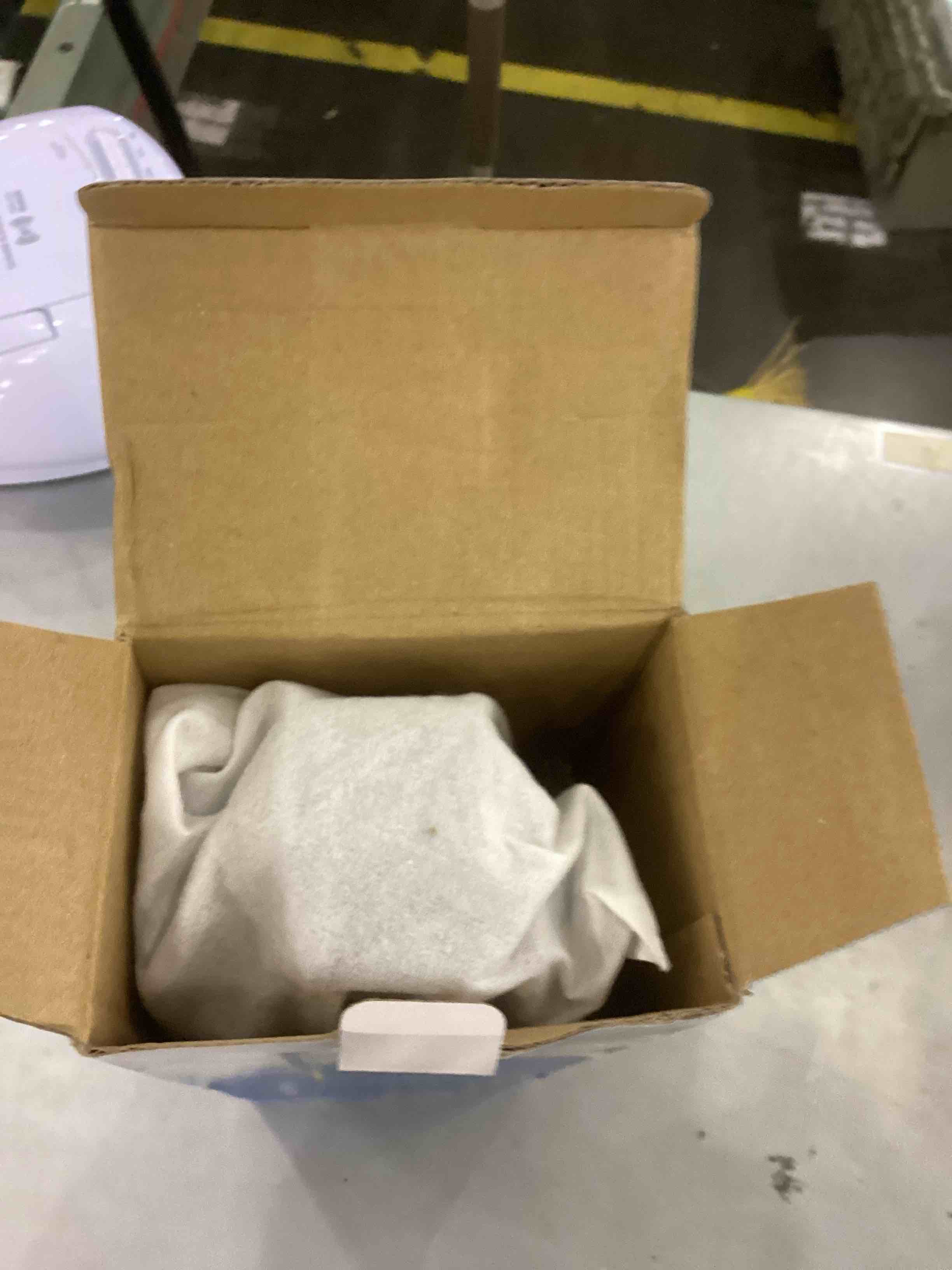 https://s3.amazonaws.com/lotting-images-prod/bidfta/EXS00454706_1692196642207.jpeg