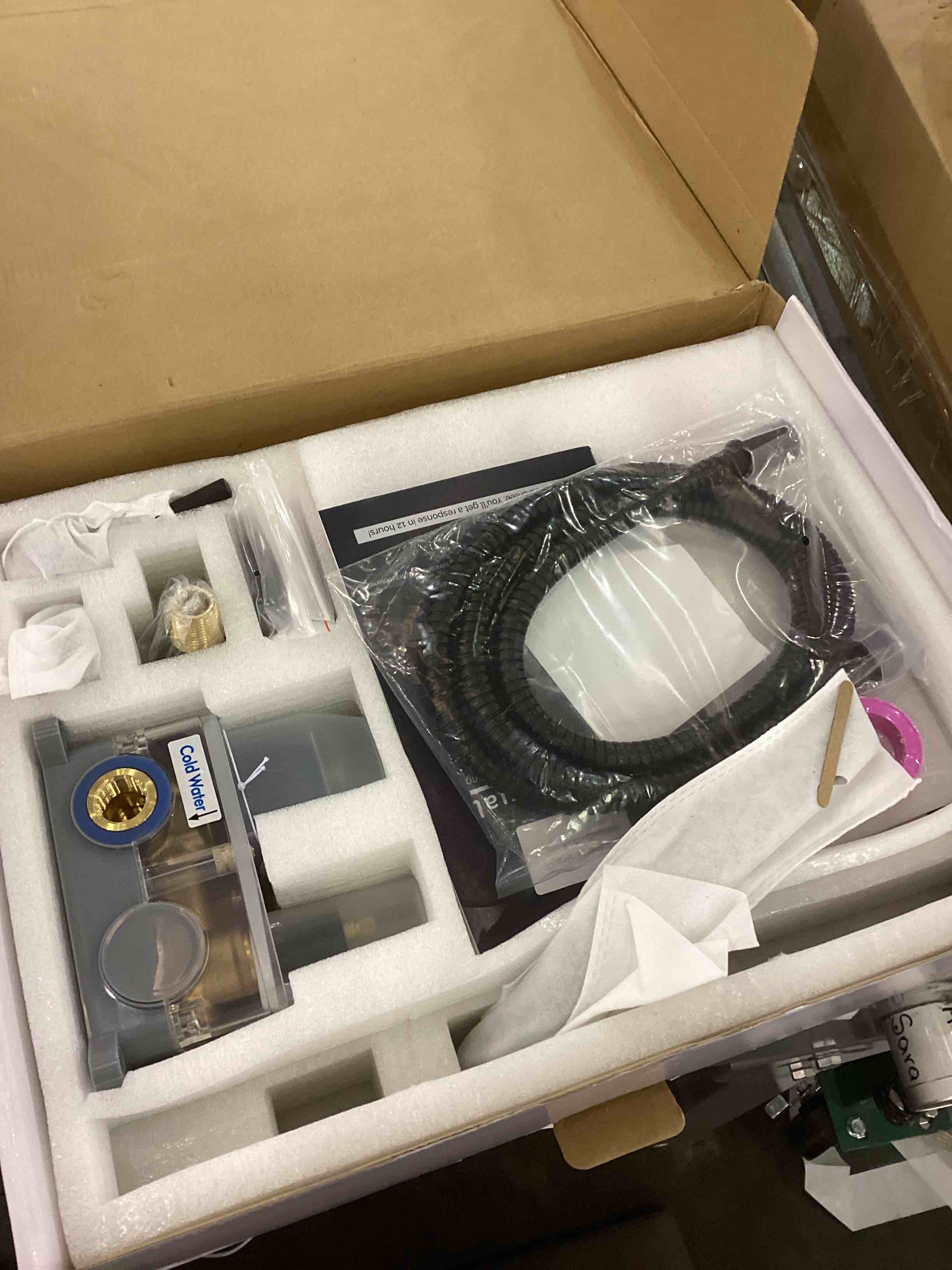 https://s3.amazonaws.com/lotting-images-prod/bidfta/EXS00454775_1692204802769.jpeg