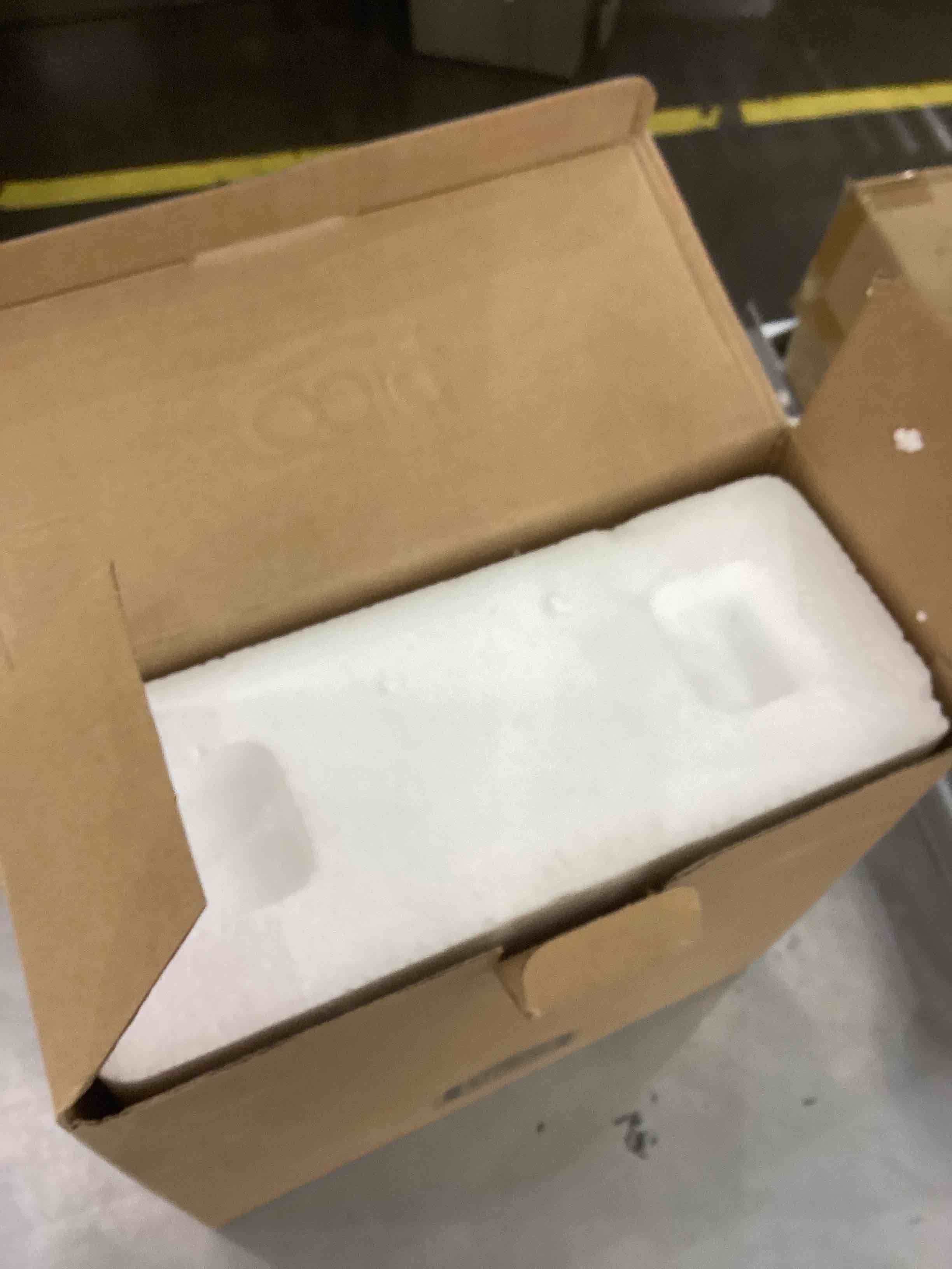 https://s3.amazonaws.com/lotting-images-prod/bidfta/EXS00454792_1692205719650.jpeg