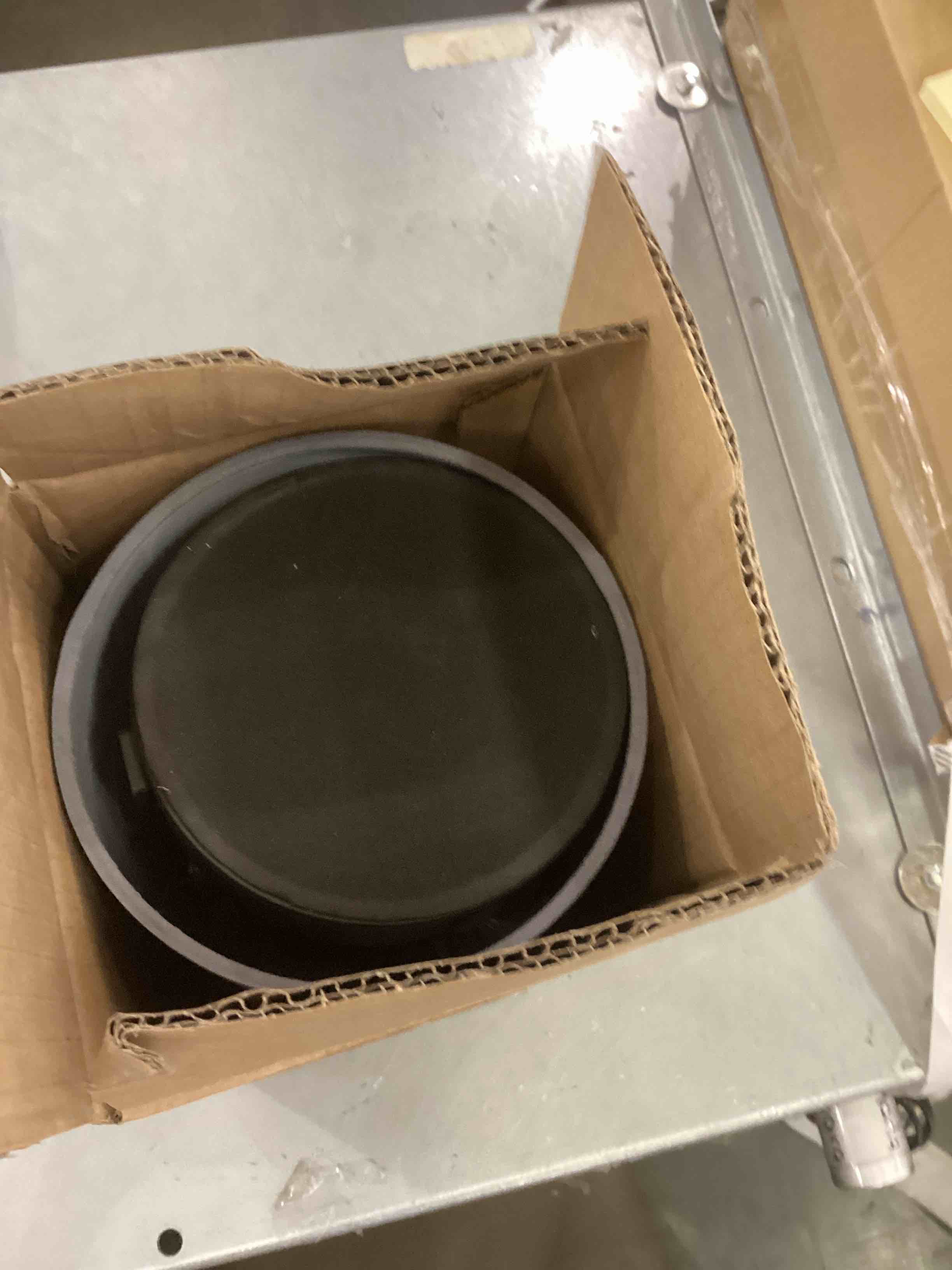 https://s3.amazonaws.com/lotting-images-prod/bidfta/EXS00454800_1692206177614.jpeg