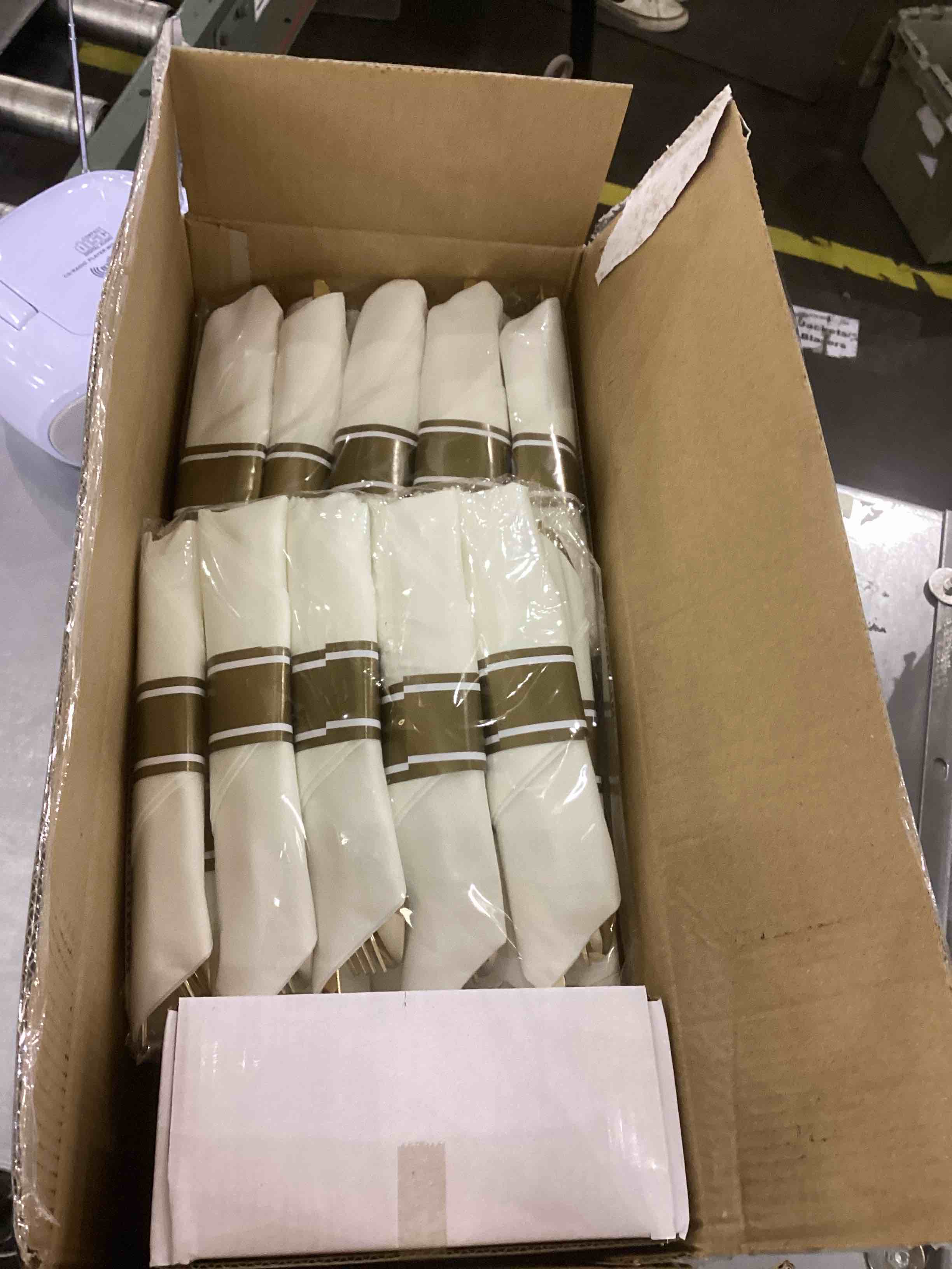 https://s3.amazonaws.com/lotting-images-prod/bidfta/EXS00454851_1692361558935.jpeg