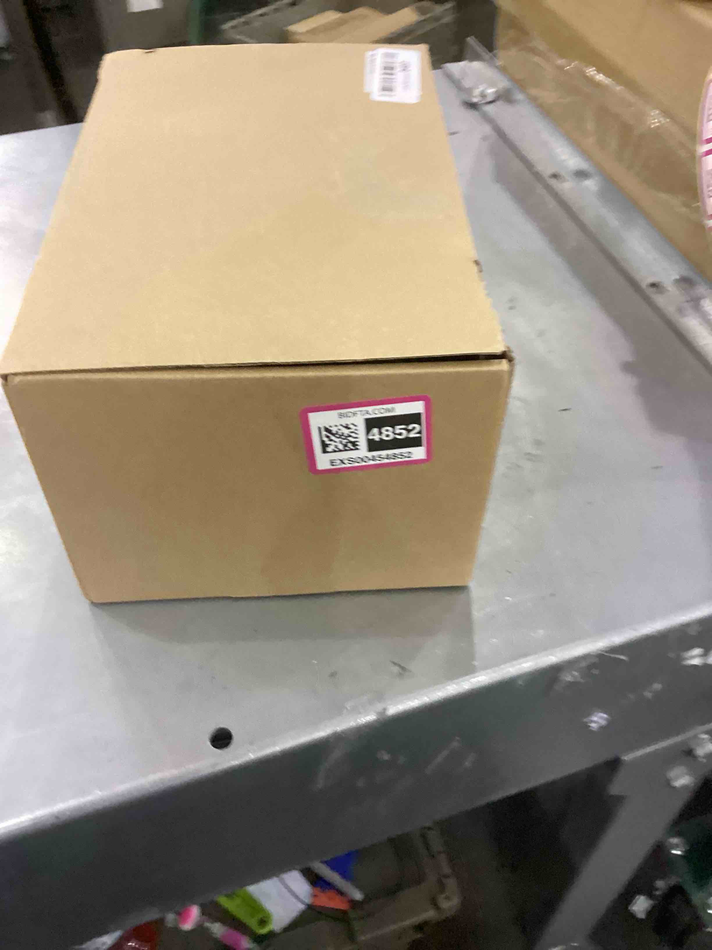 https://s3.amazonaws.com/lotting-images-prod/bidfta/EXS00454852_1692361635523.jpeg