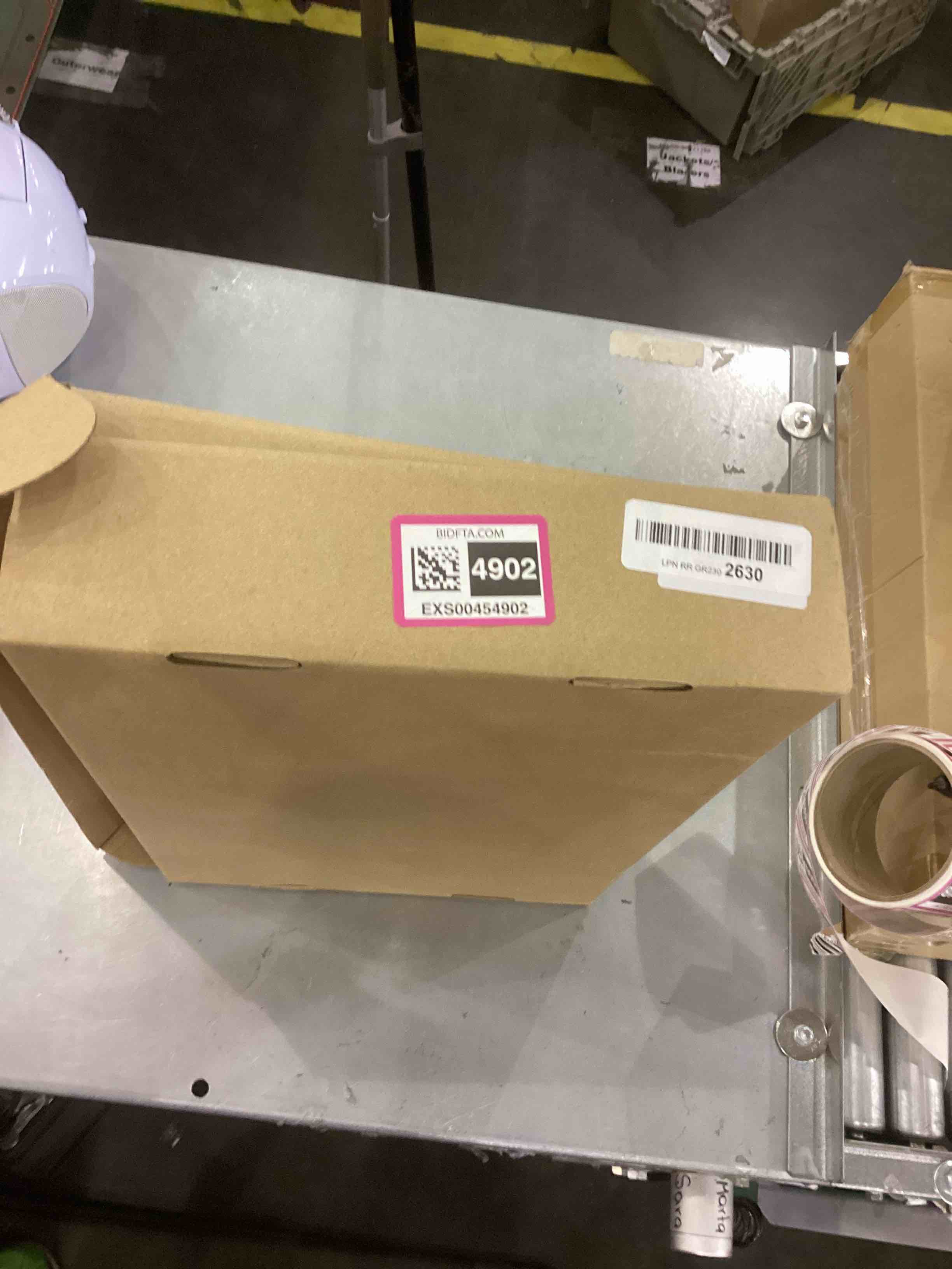 https://s3.amazonaws.com/lotting-images-prod/bidfta/EXS00454902_1692616398271.jpeg