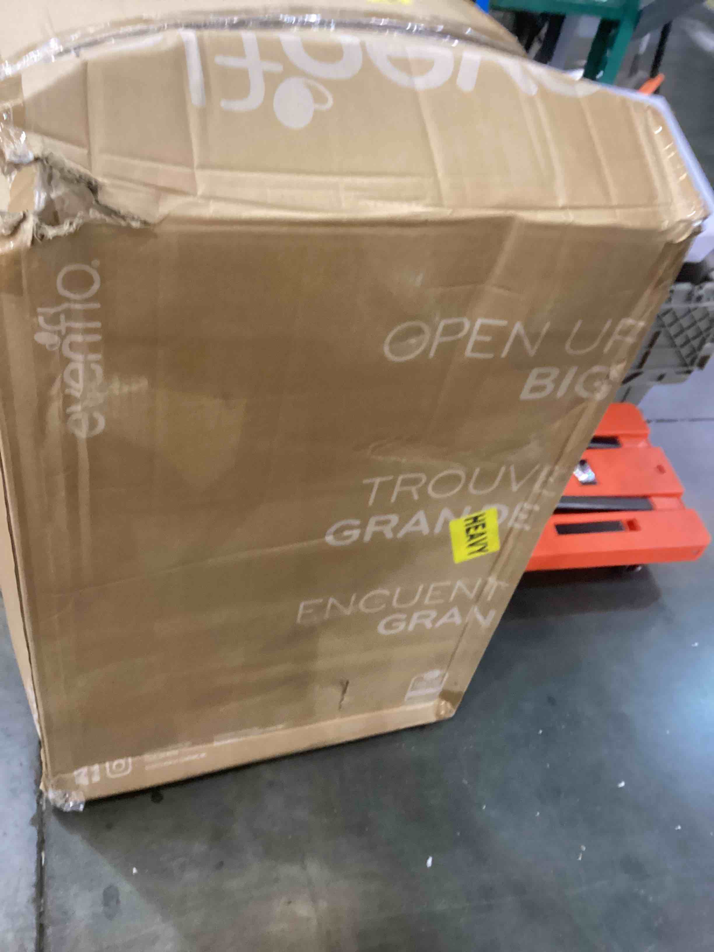 https://s3.amazonaws.com/lotting-images-prod/bidfta/EXS00454991_1692627904965.jpeg