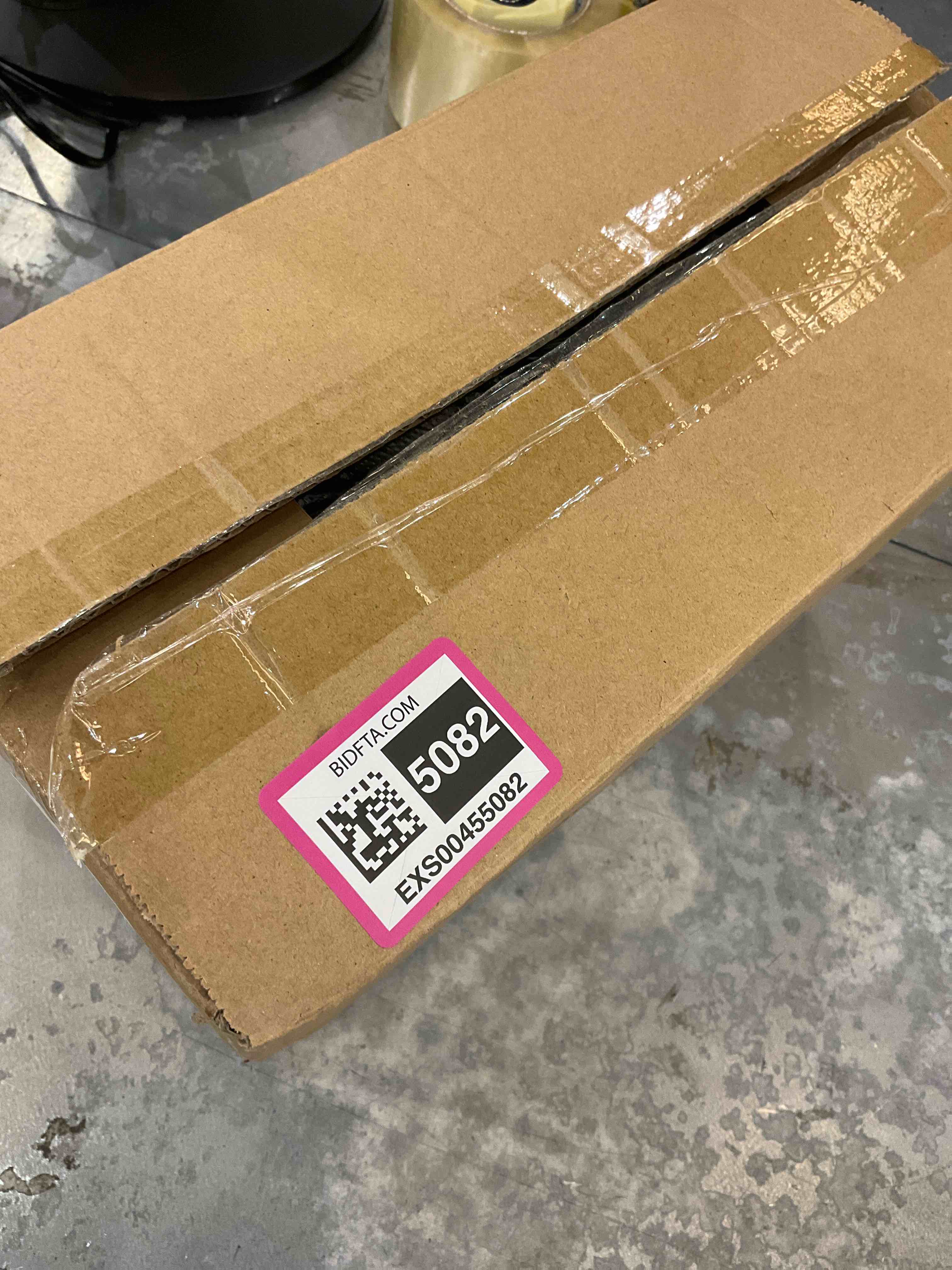 https://s3.amazonaws.com/lotting-images-prod/bidfta/EXS00455082_1692027132384.jpeg