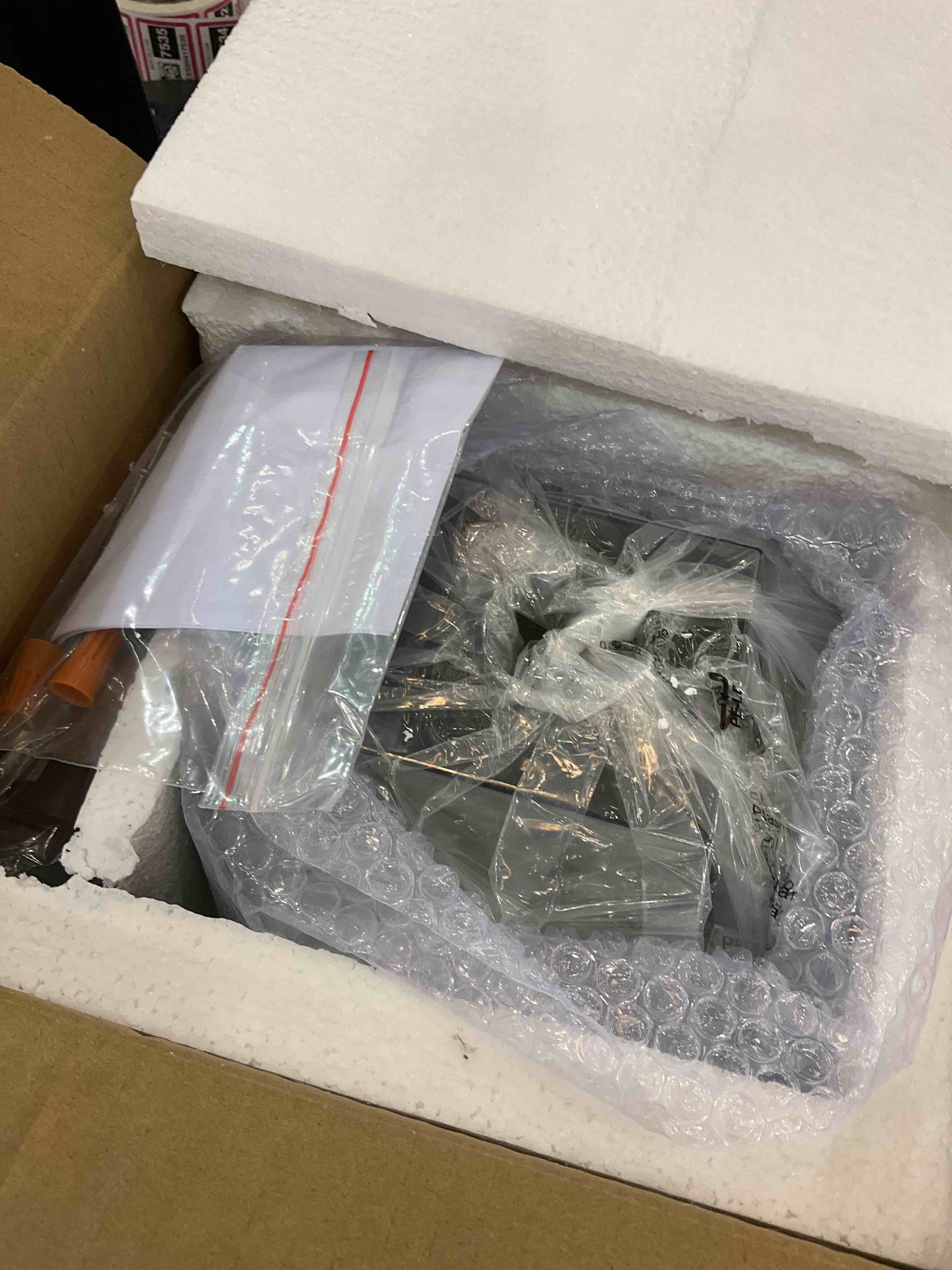 https://s3.amazonaws.com/lotting-images-prod/bidfta/EXS00455090_1692028020008.jpeg