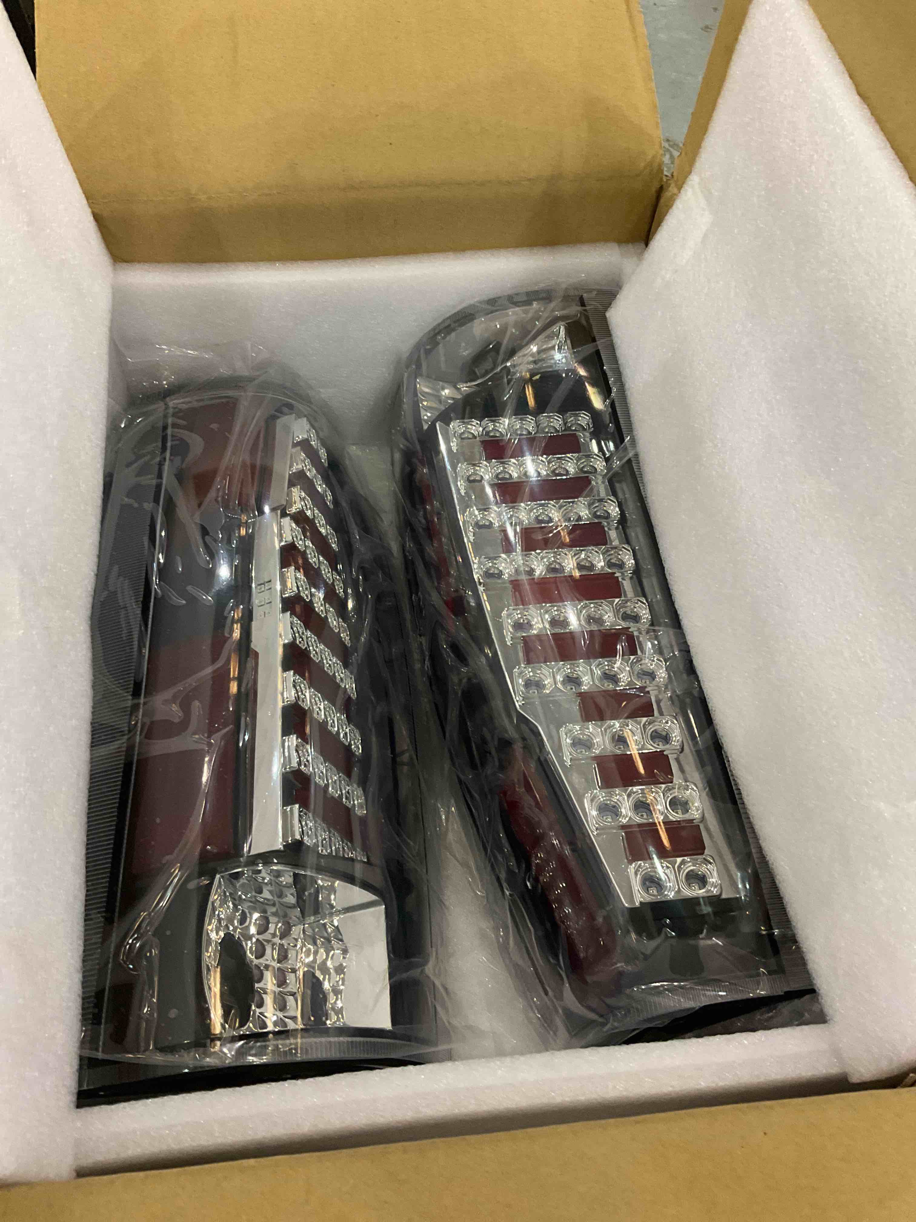 https://s3.amazonaws.com/lotting-images-prod/bidfta/EXS00455133_1692103166380.jpeg