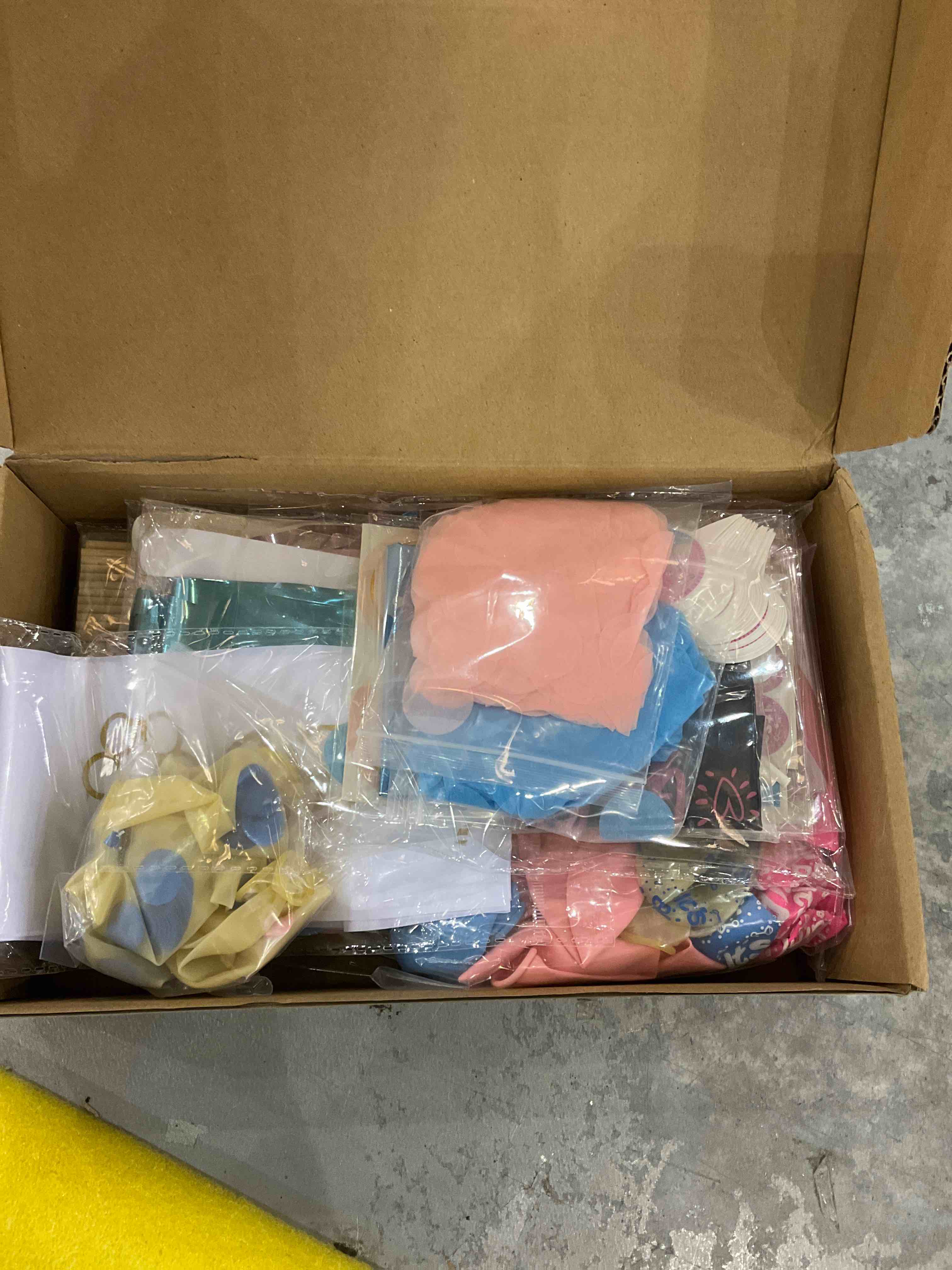 https://s3.amazonaws.com/lotting-images-prod/bidfta/EXS00455333_1692189324363.jpeg