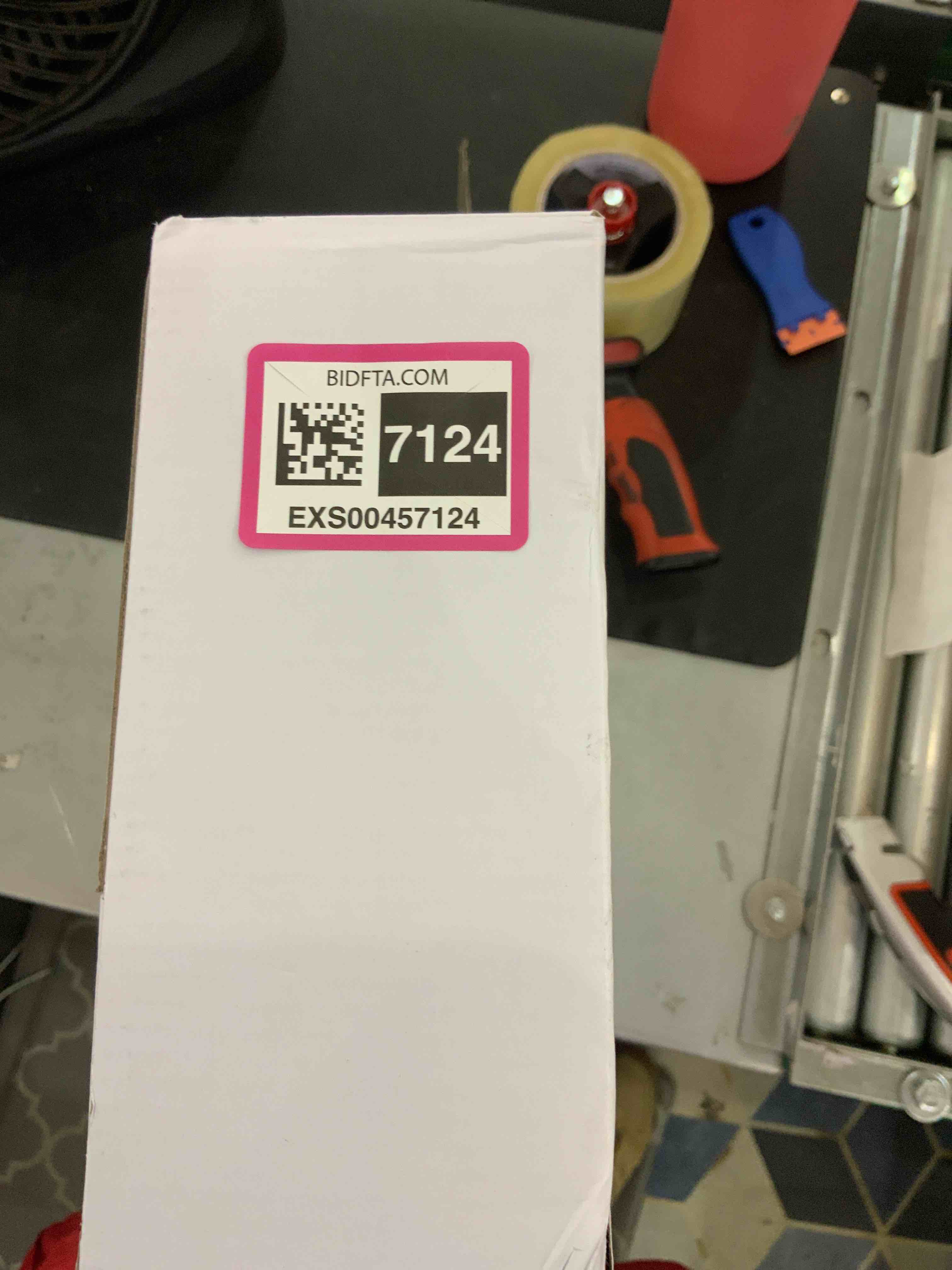 https://s3.amazonaws.com/lotting-images-prod/bidfta/EXS00457124_1692114189476.jpeg