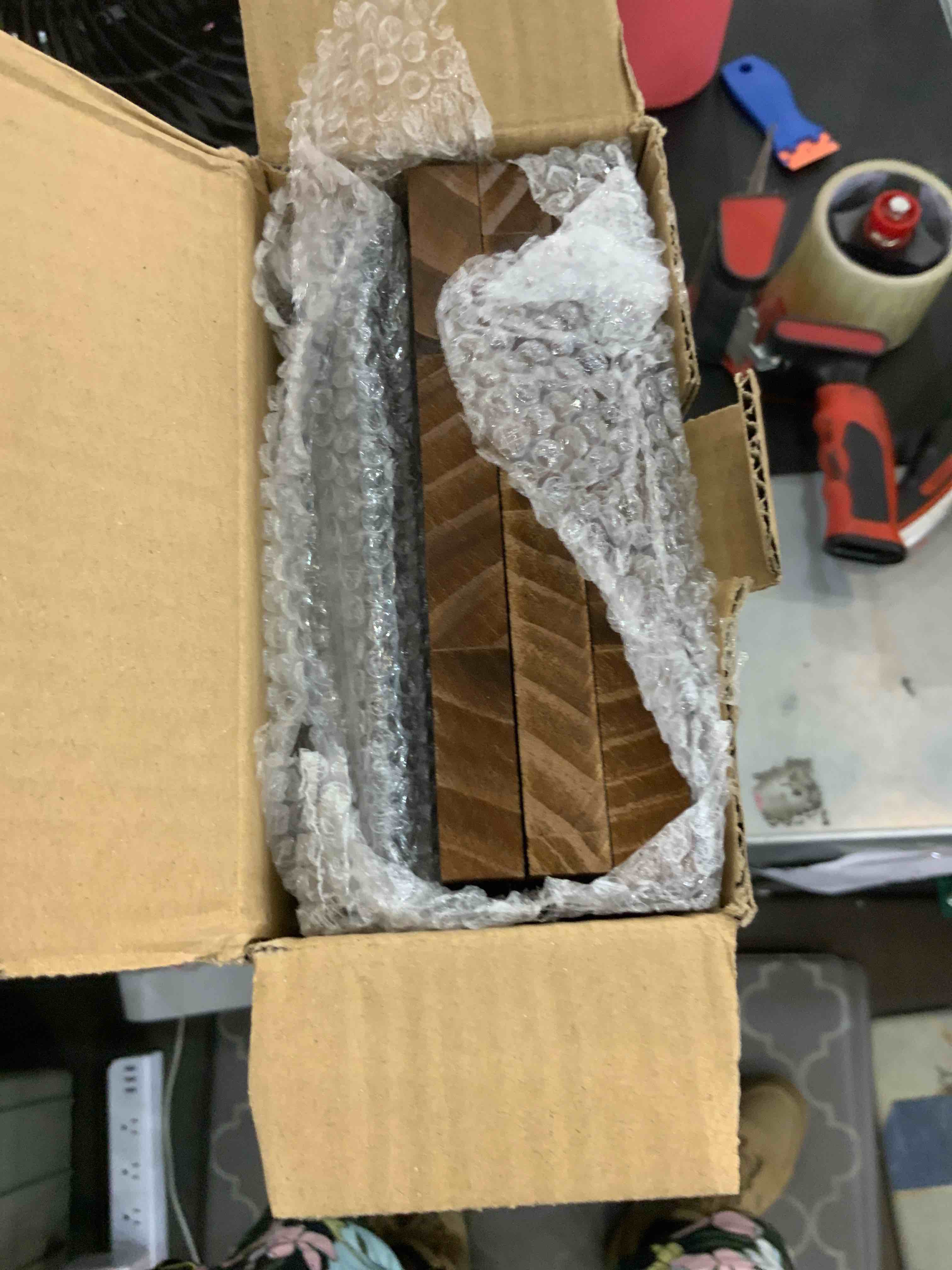 https://s3.amazonaws.com/lotting-images-prod/bidfta/EXS00457272_1692205723873.jpeg