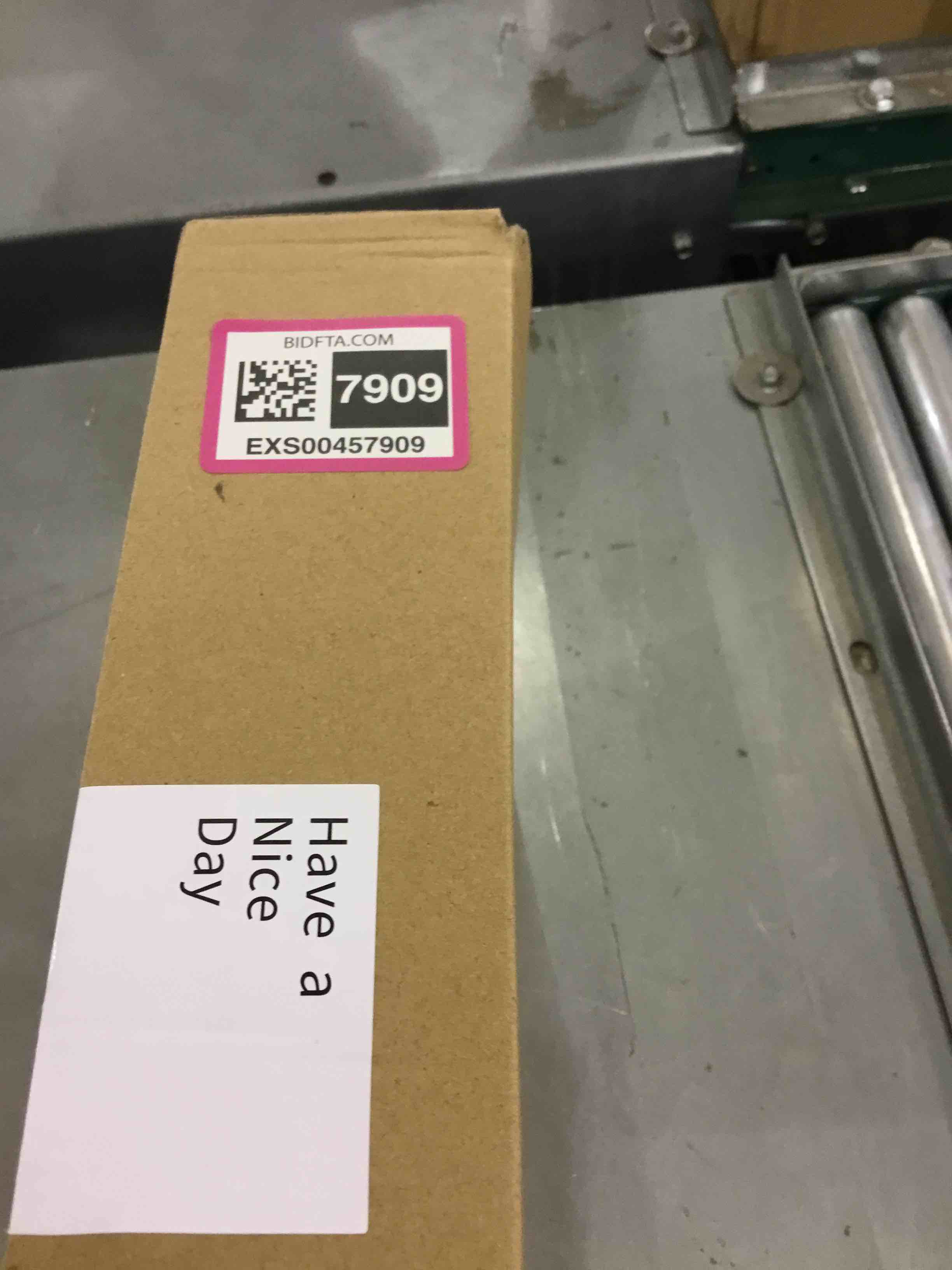 https://s3.amazonaws.com/lotting-images-prod/bidfta/EXS00457909_1692117851885.jpeg