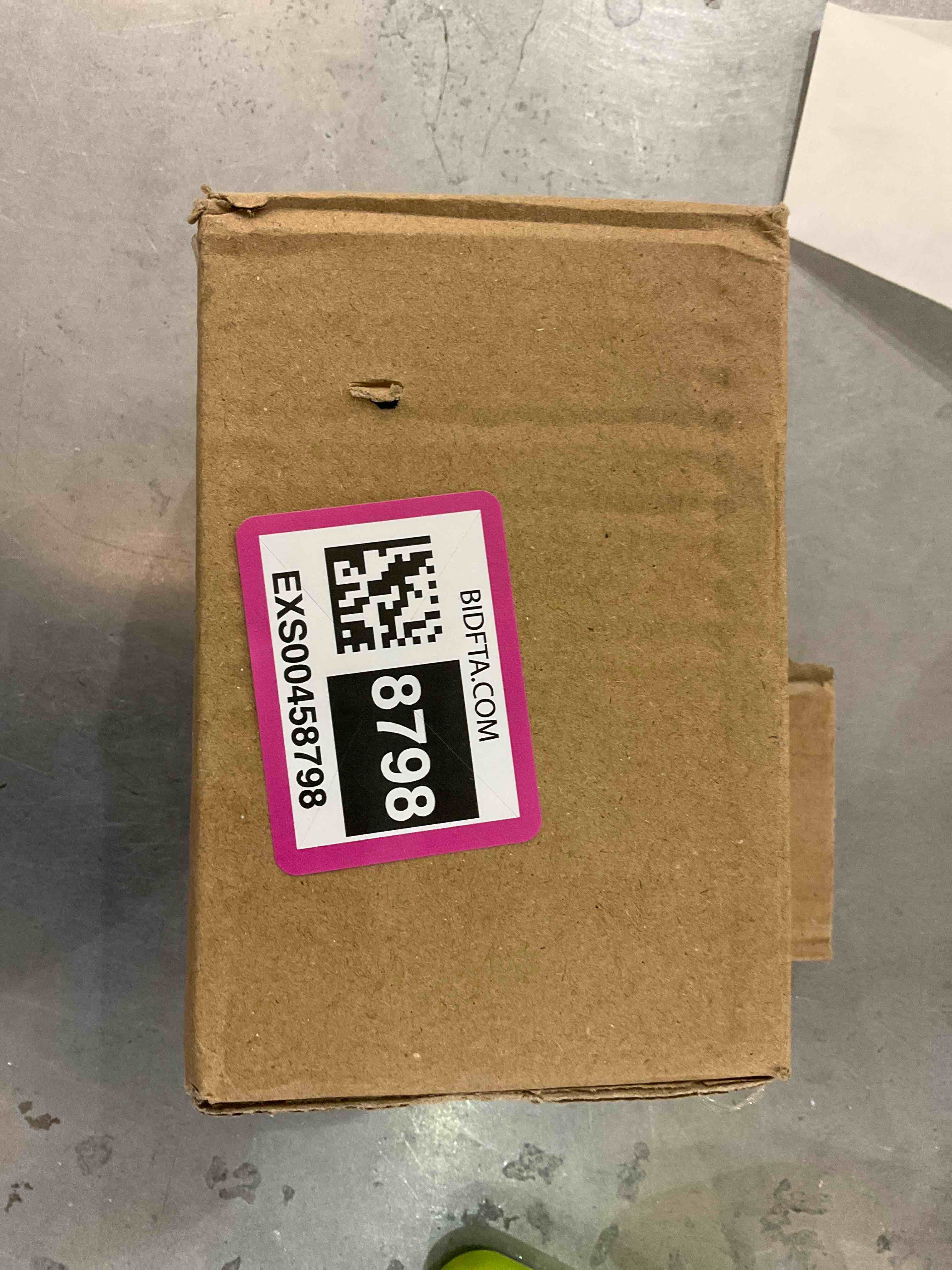 https://s3.amazonaws.com/lotting-images-prod/bidfta/EXS00458798_1692275684459.jpeg