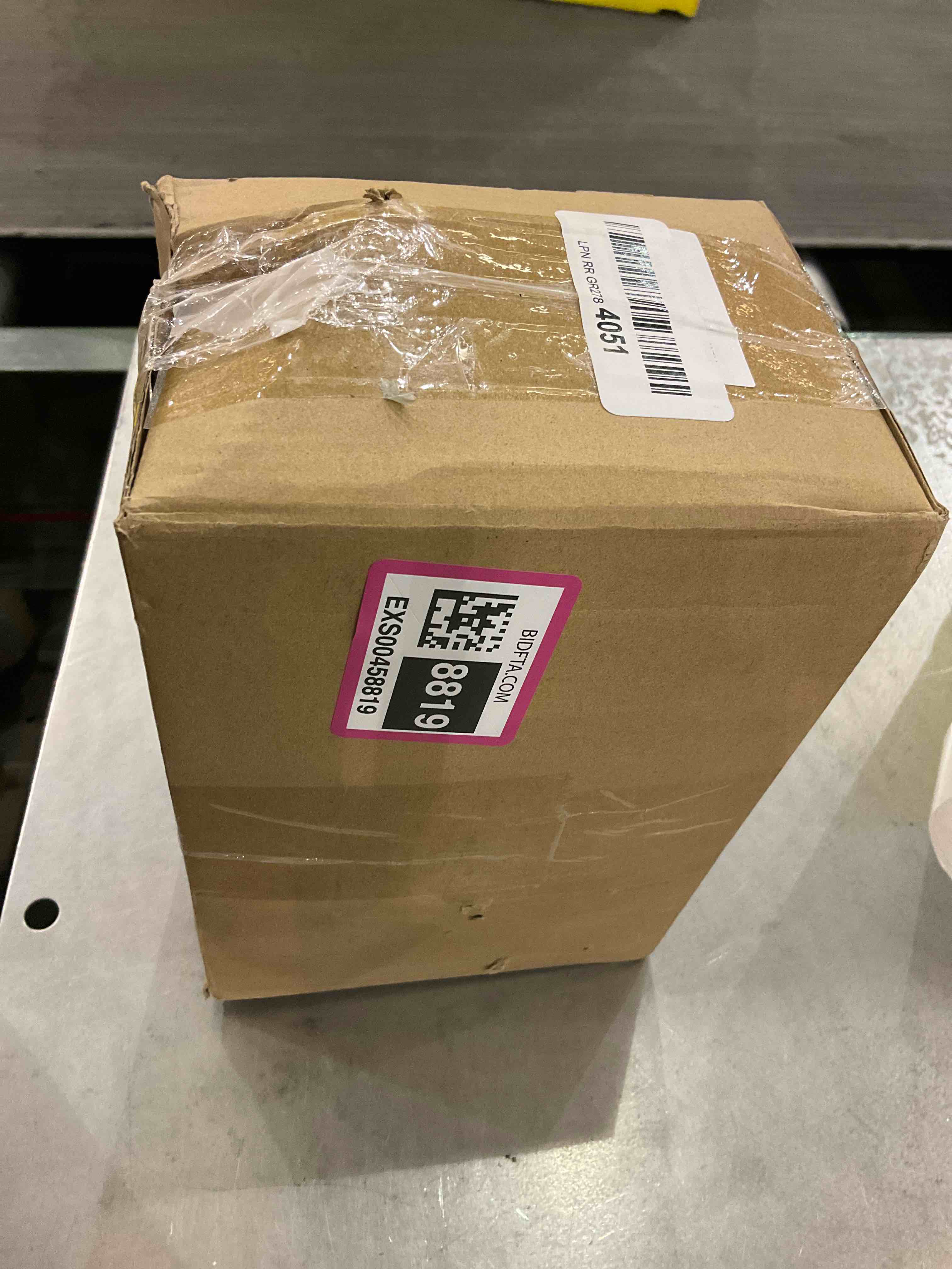 https://s3.amazonaws.com/lotting-images-prod/bidfta/EXS00458819_1692279444597.jpeg