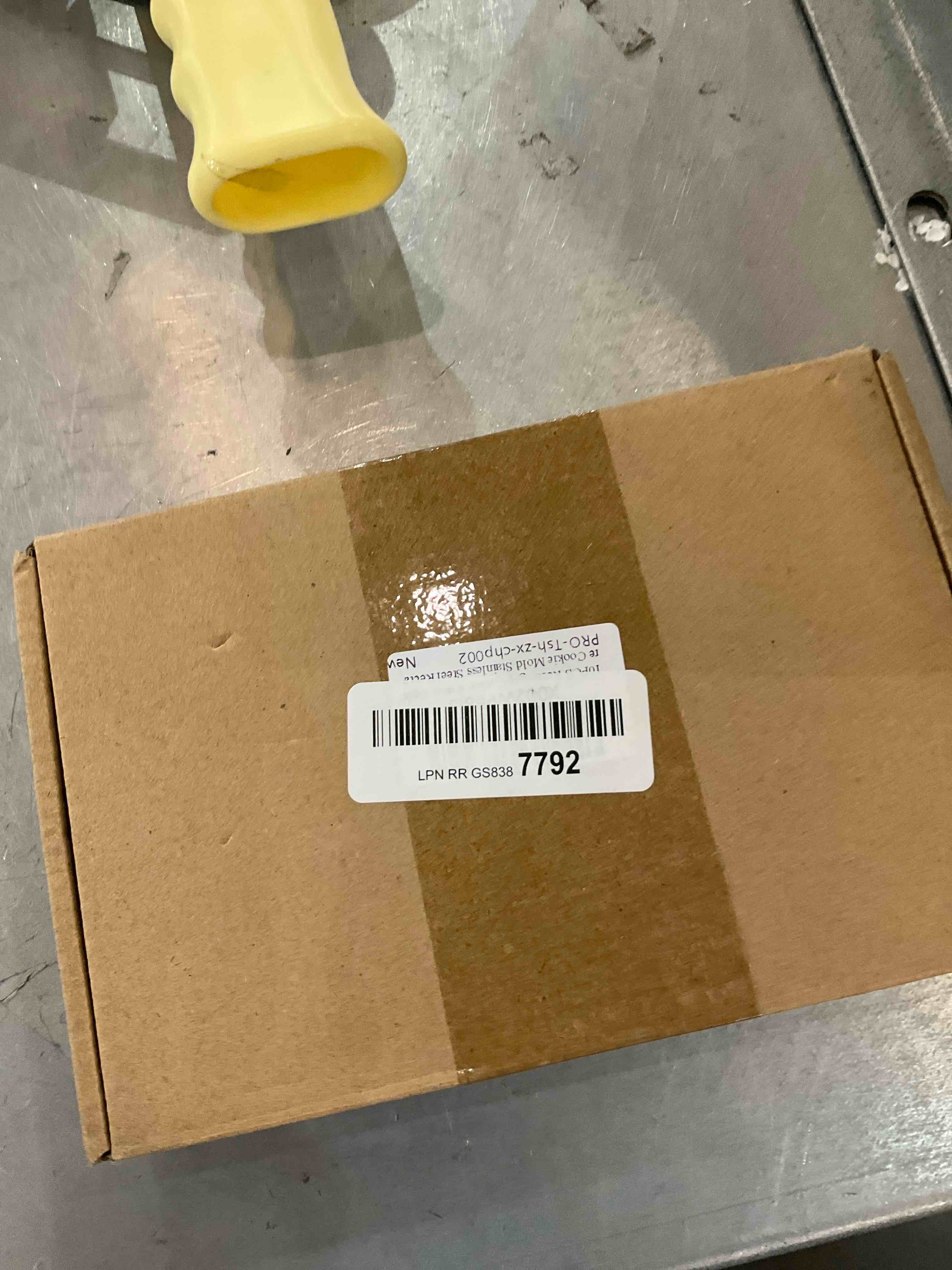 https://s3.amazonaws.com/lotting-images-prod/bidfta/EXS00460453_1697217076050.jpeg