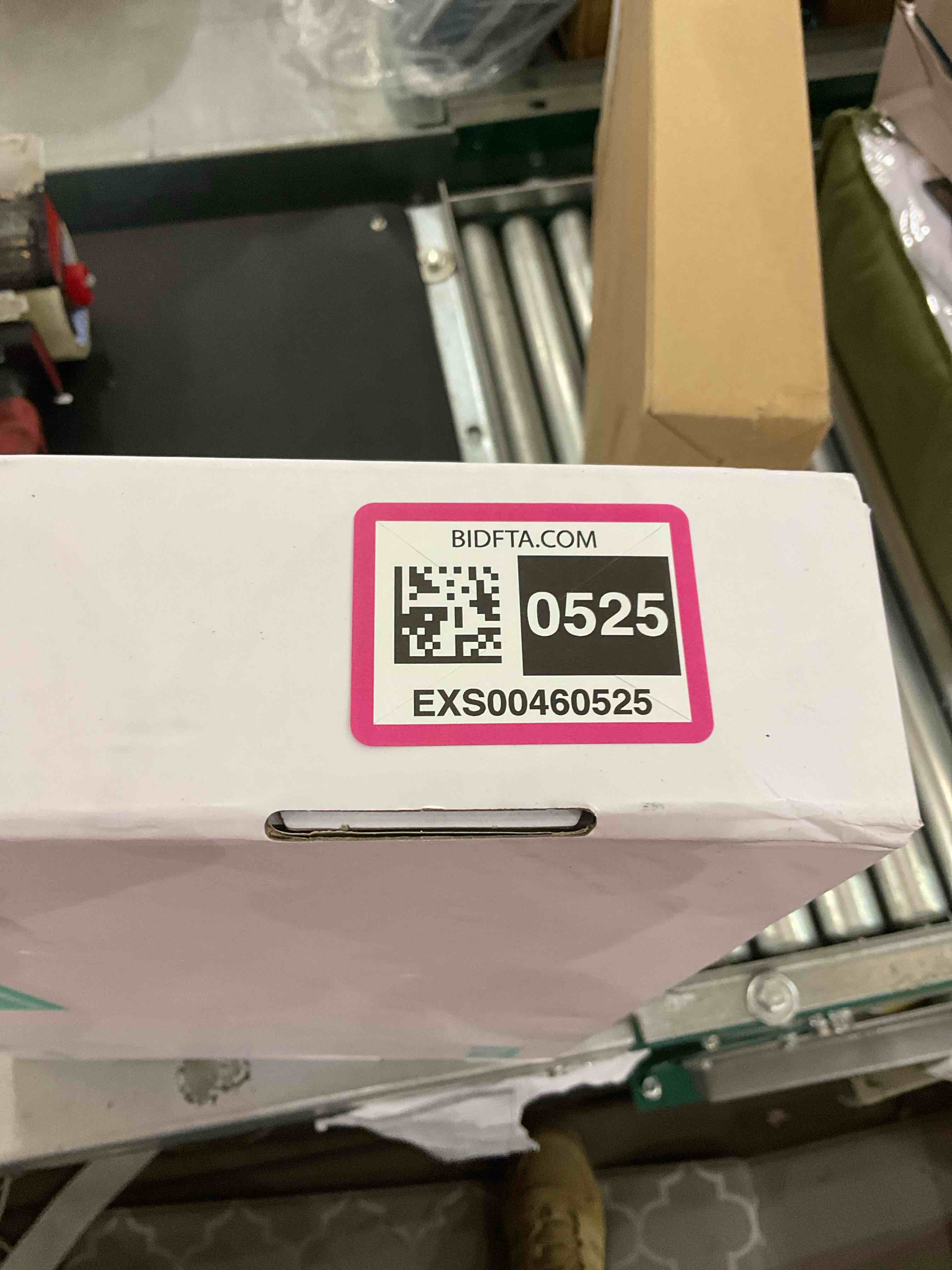 https://s3.amazonaws.com/lotting-images-prod/bidfta/EXS00460525_1695390631205.jpeg