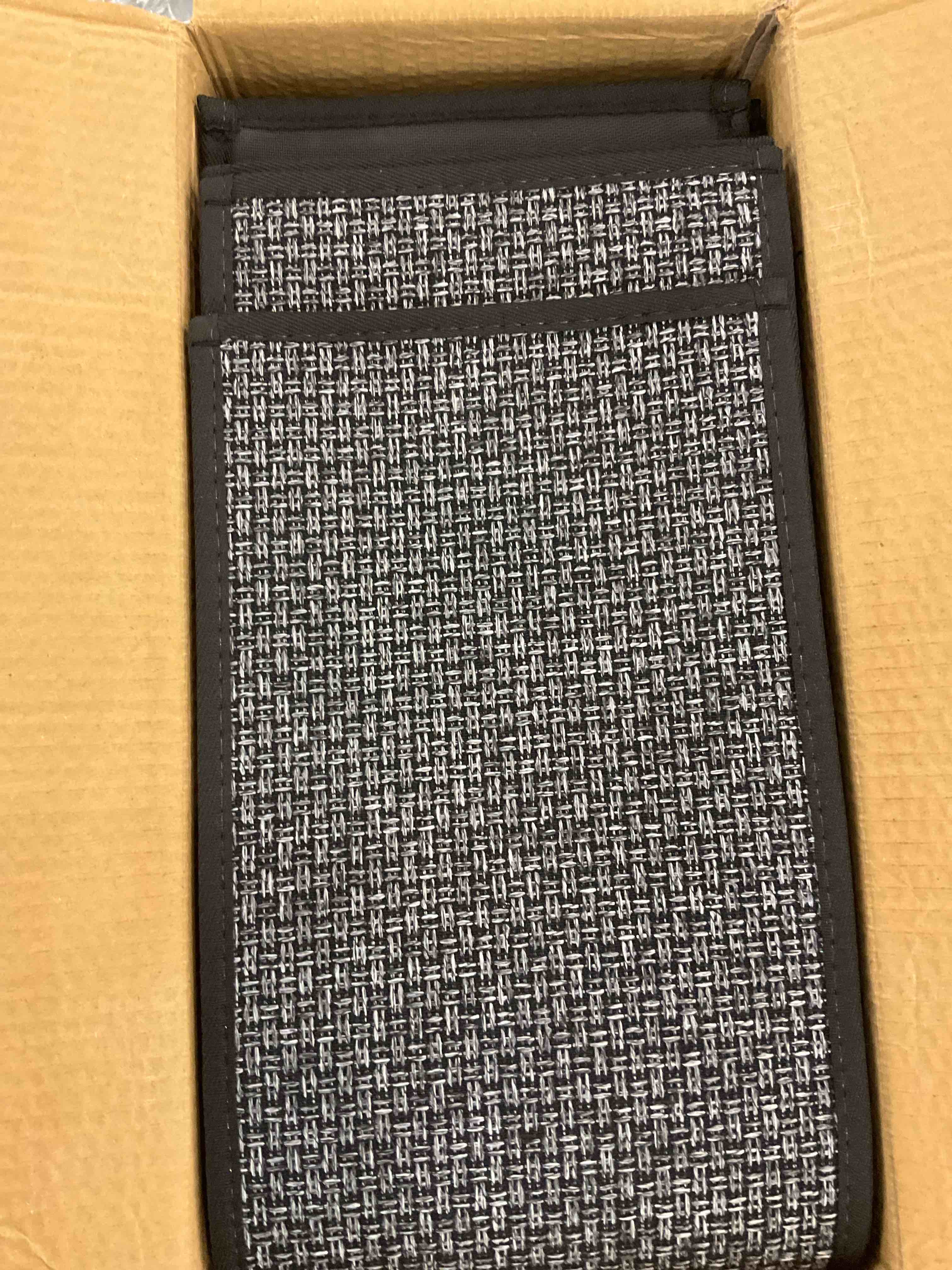 https://s3.amazonaws.com/lotting-images-prod/bidfta/EXS00460701_1695668530234.jpeg