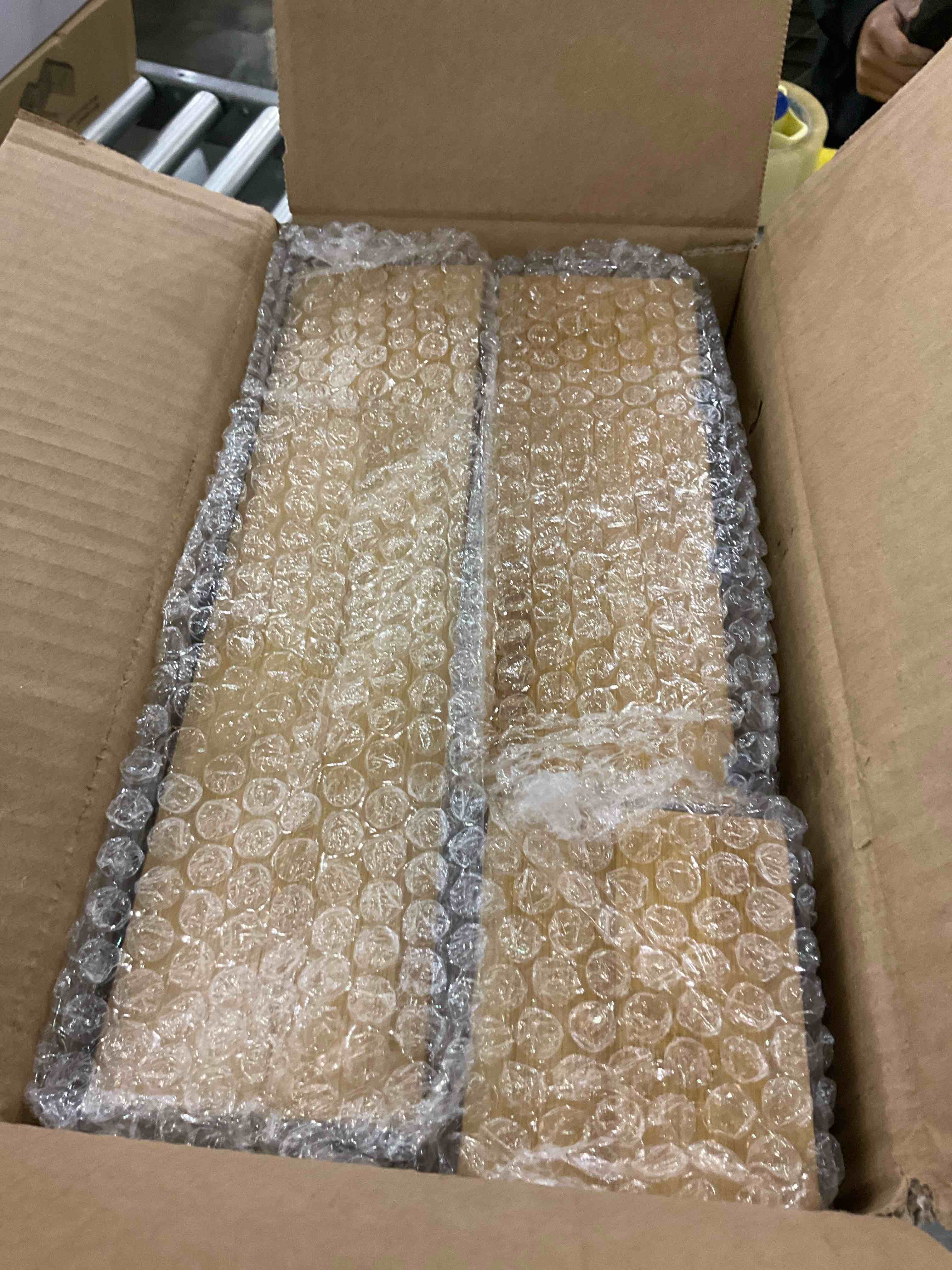 https://s3.amazonaws.com/lotting-images-prod/bidfta/EXS00461284_1695735927687.jpeg