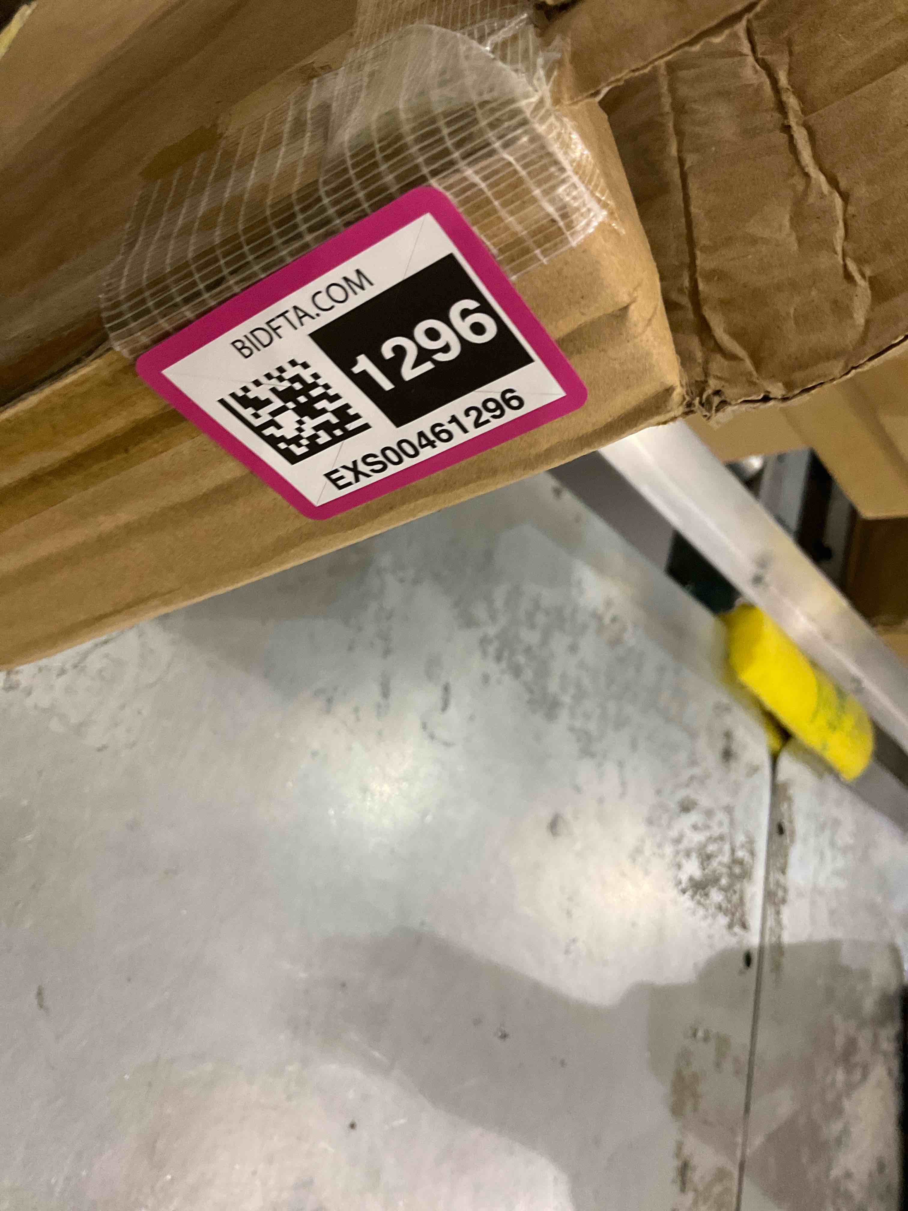 https://s3.amazonaws.com/lotting-images-prod/bidfta/EXS00461296_1695736875177.jpeg