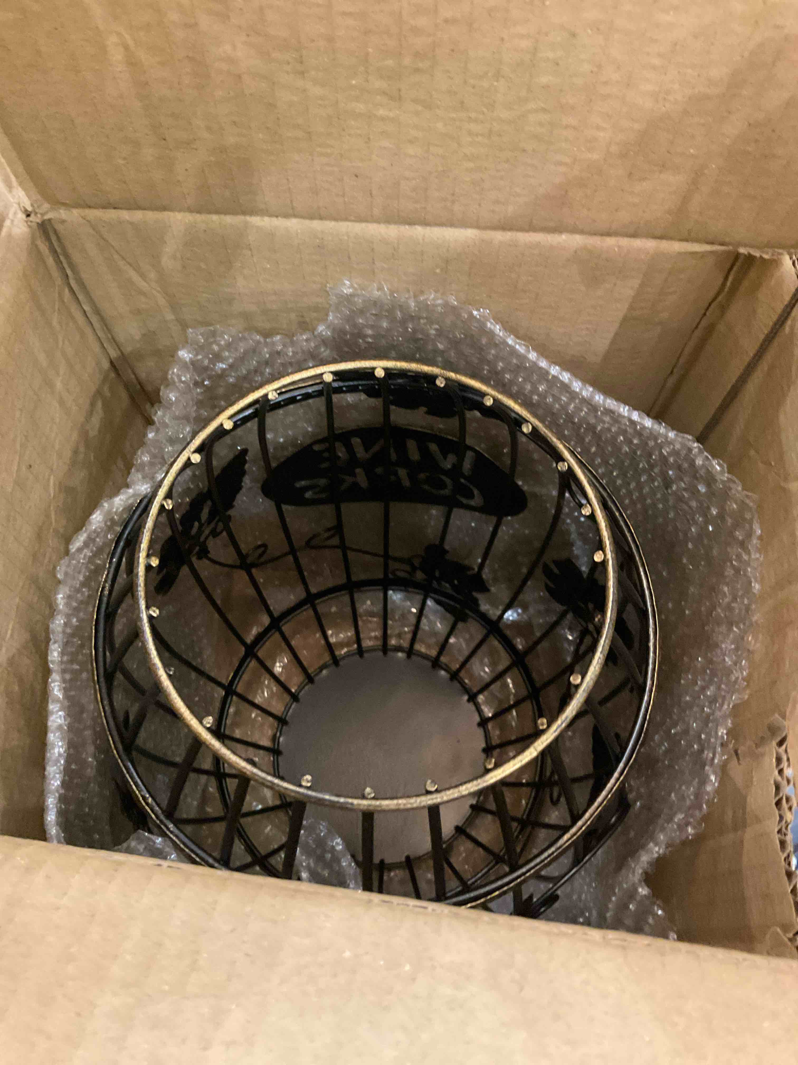https://s3.amazonaws.com/lotting-images-prod/bidfta/EXS00461379_1695746634656.jpeg
