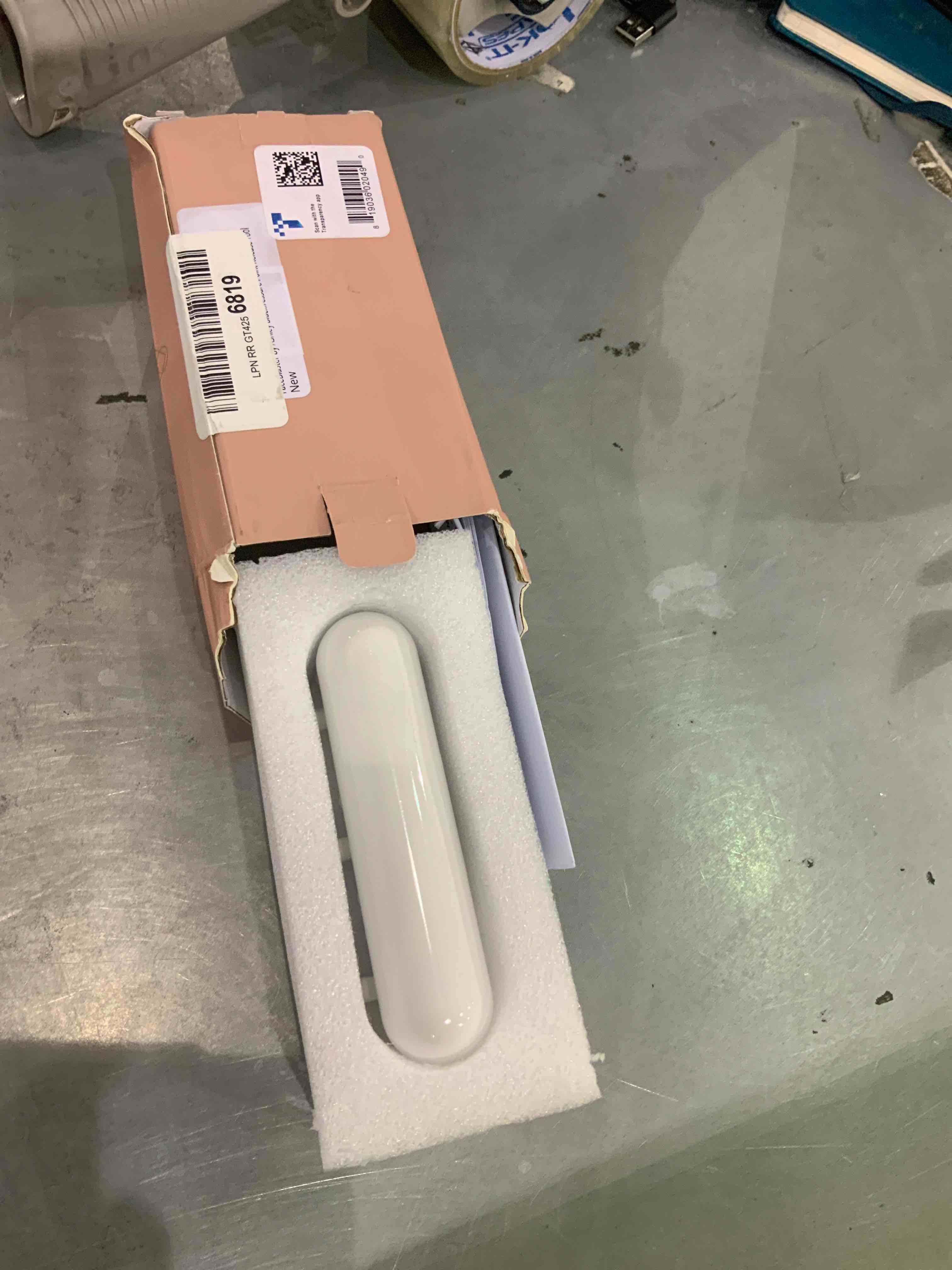 https://s3.amazonaws.com/lotting-images-prod/bidfta/EXS00461613_1694691528765.jpeg