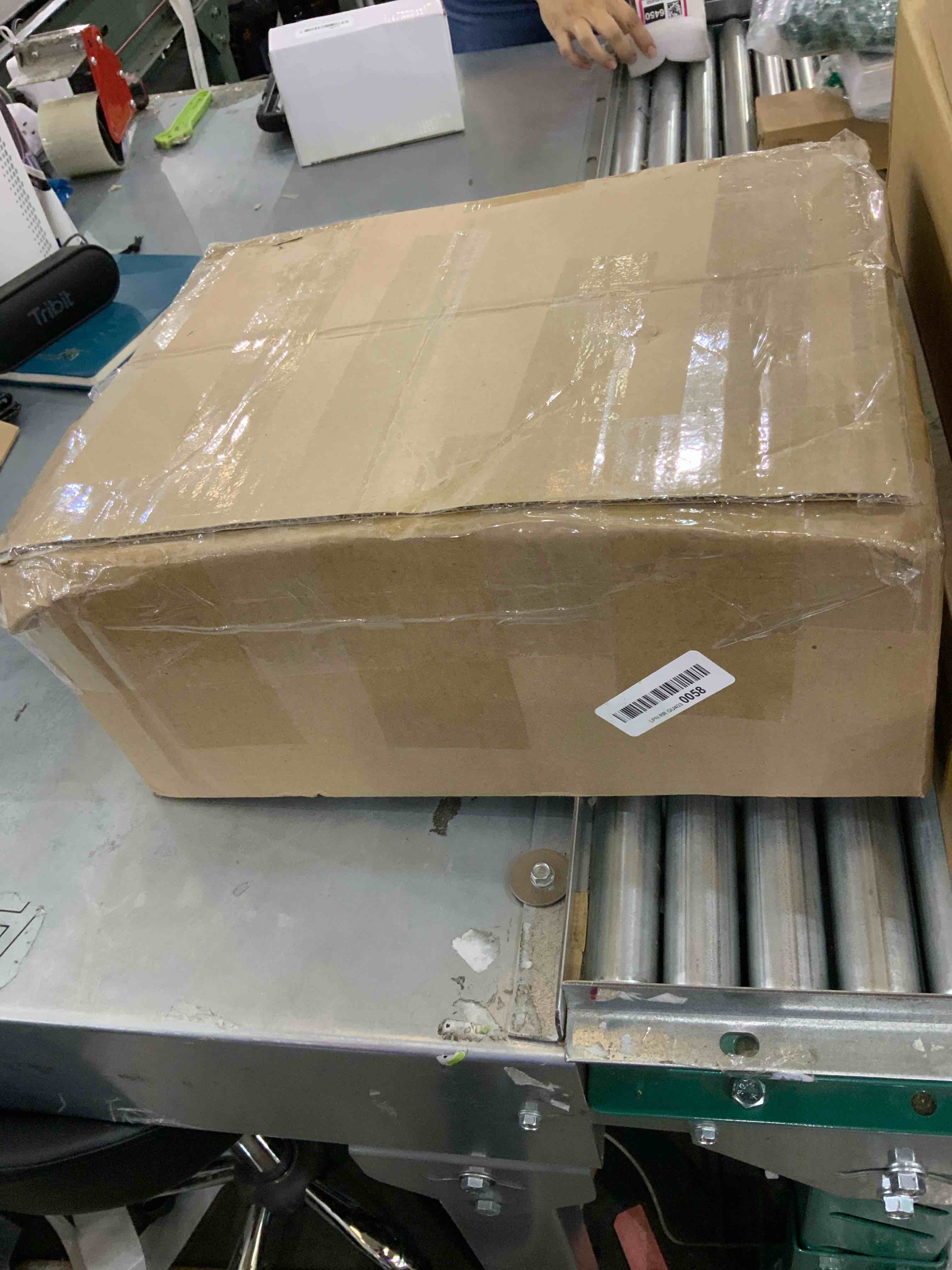 https://s3.amazonaws.com/lotting-images-prod/bidfta/EXS00461948_1694784637702.jpeg