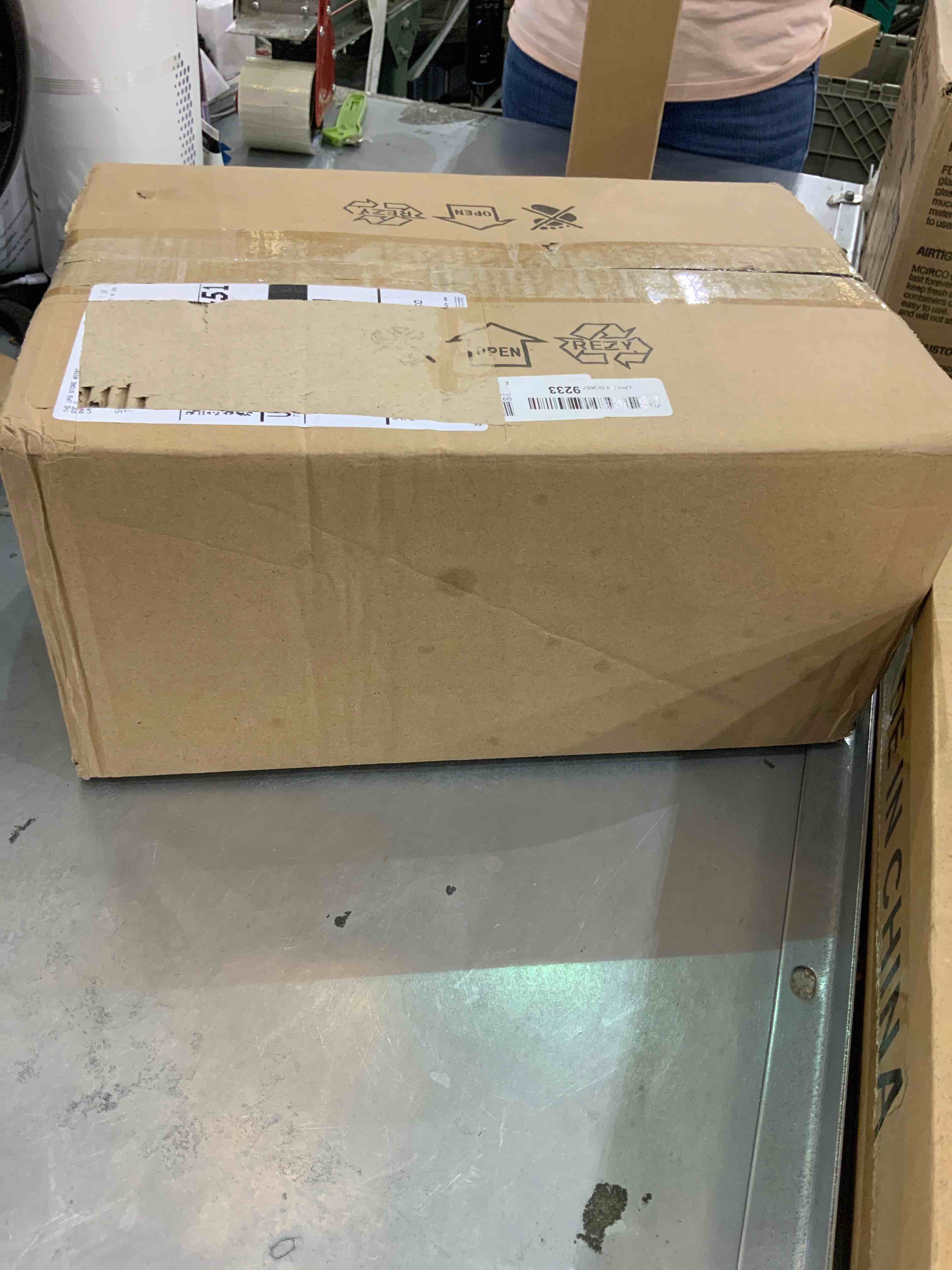 https://s3.amazonaws.com/lotting-images-prod/bidfta/EXS00461952_1694784789604.jpeg