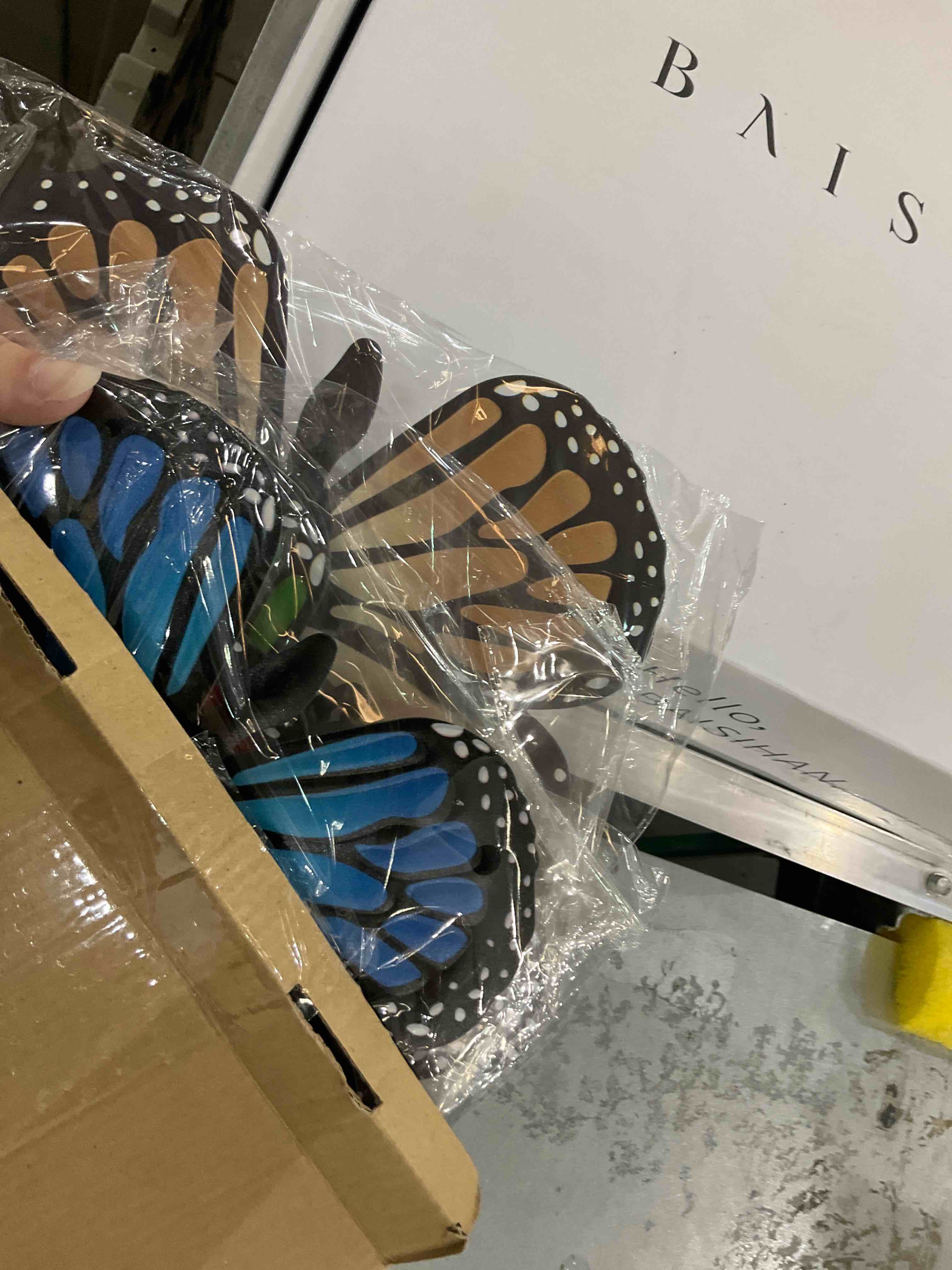 https://s3.amazonaws.com/lotting-images-prod/bidfta/EXS00462170_1694616668646.jpeg