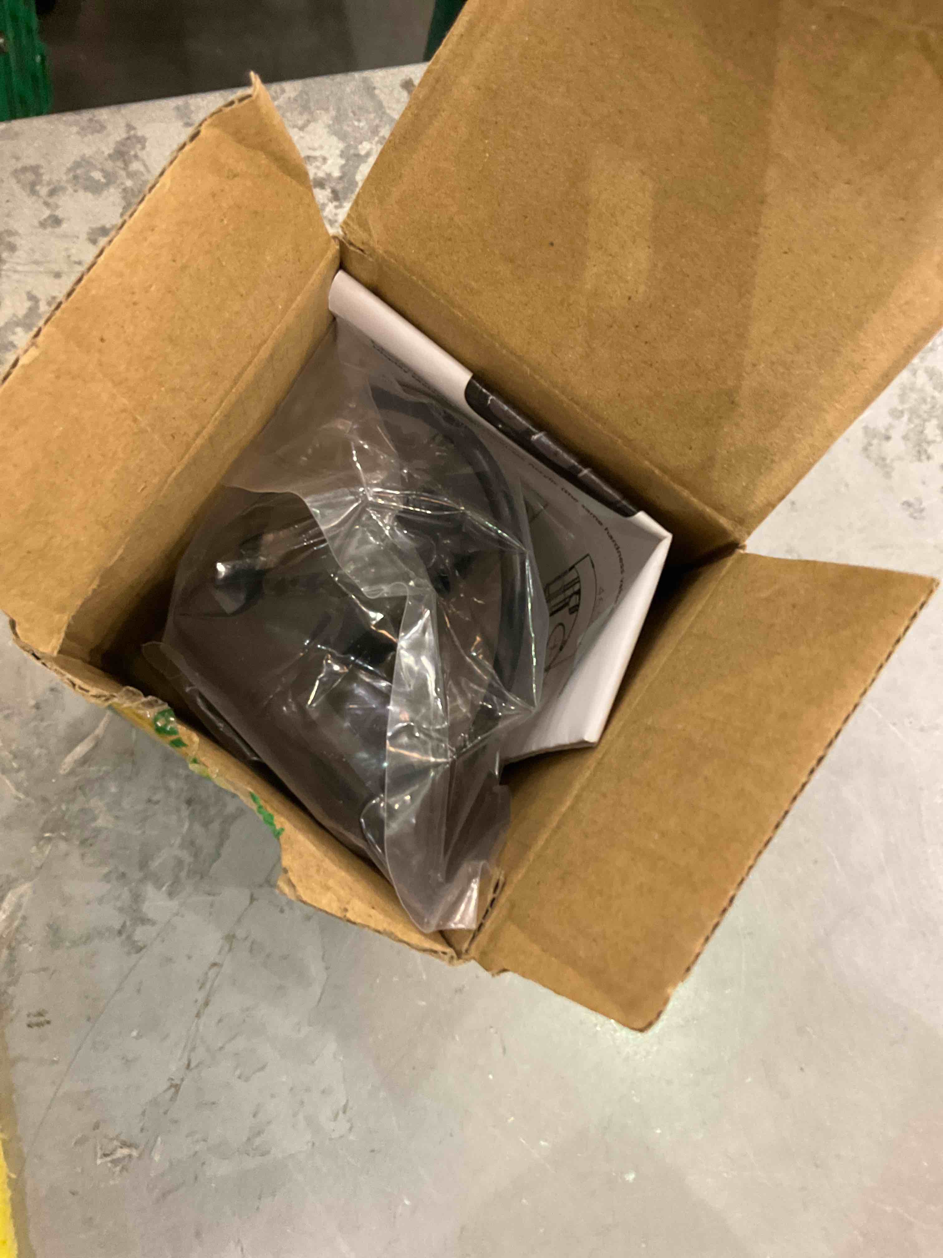 https://s3.amazonaws.com/lotting-images-prod/bidfta/EXS00462477_1694805025069.jpeg