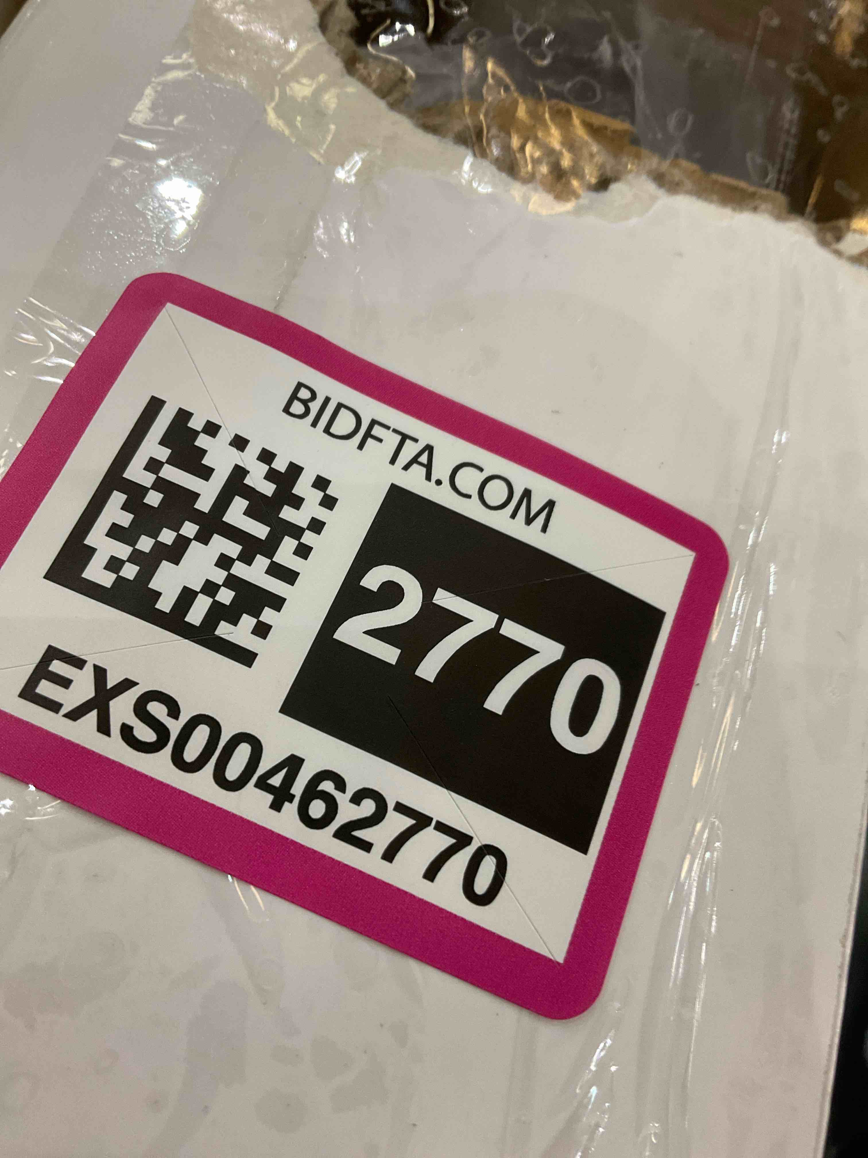 https://s3.amazonaws.com/lotting-images-prod/bidfta/EXS00462770_1695135382542.jpeg