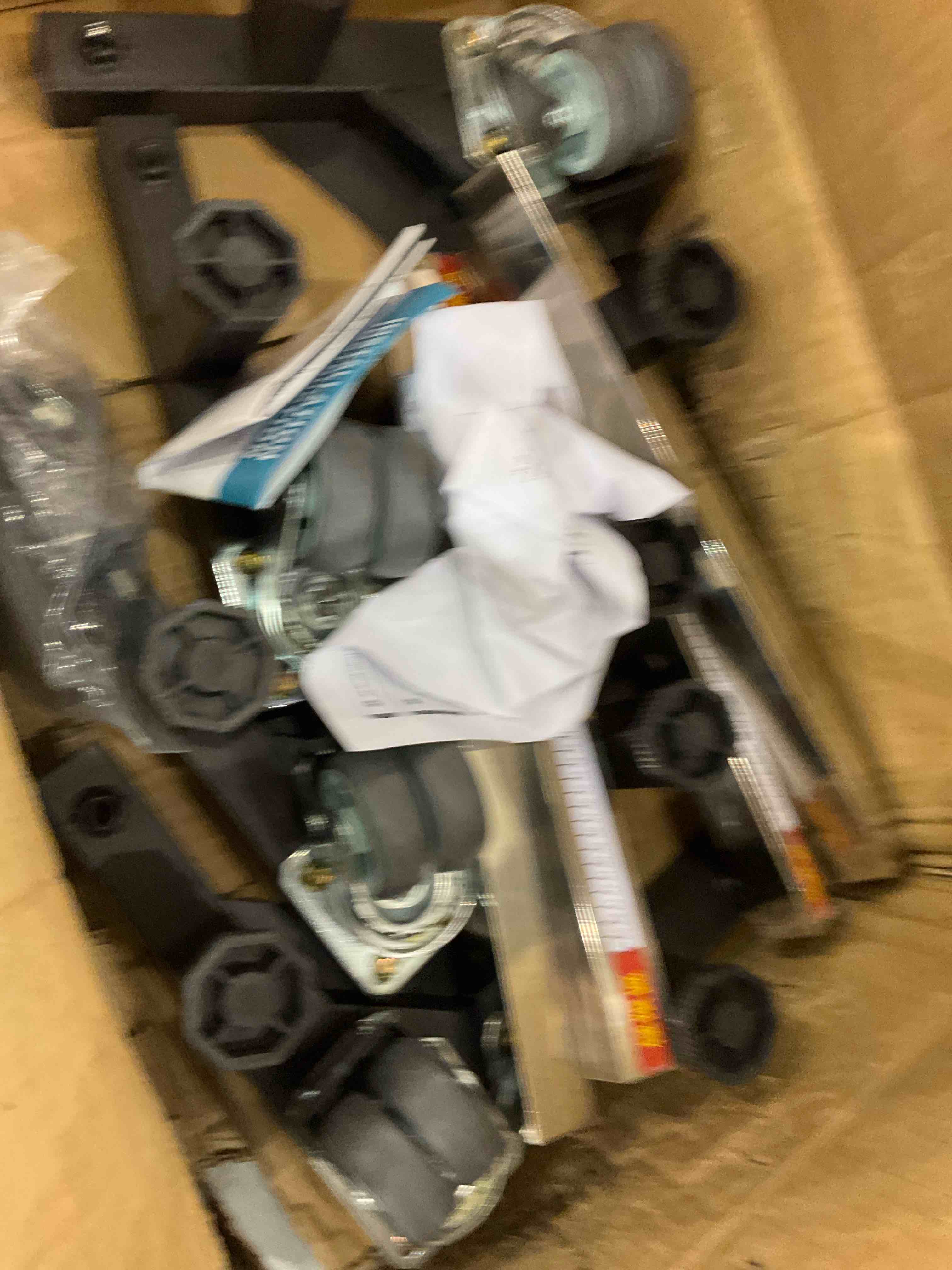 https://s3.amazonaws.com/lotting-images-prod/bidfta/EXS00463068_1695645213069.jpeg