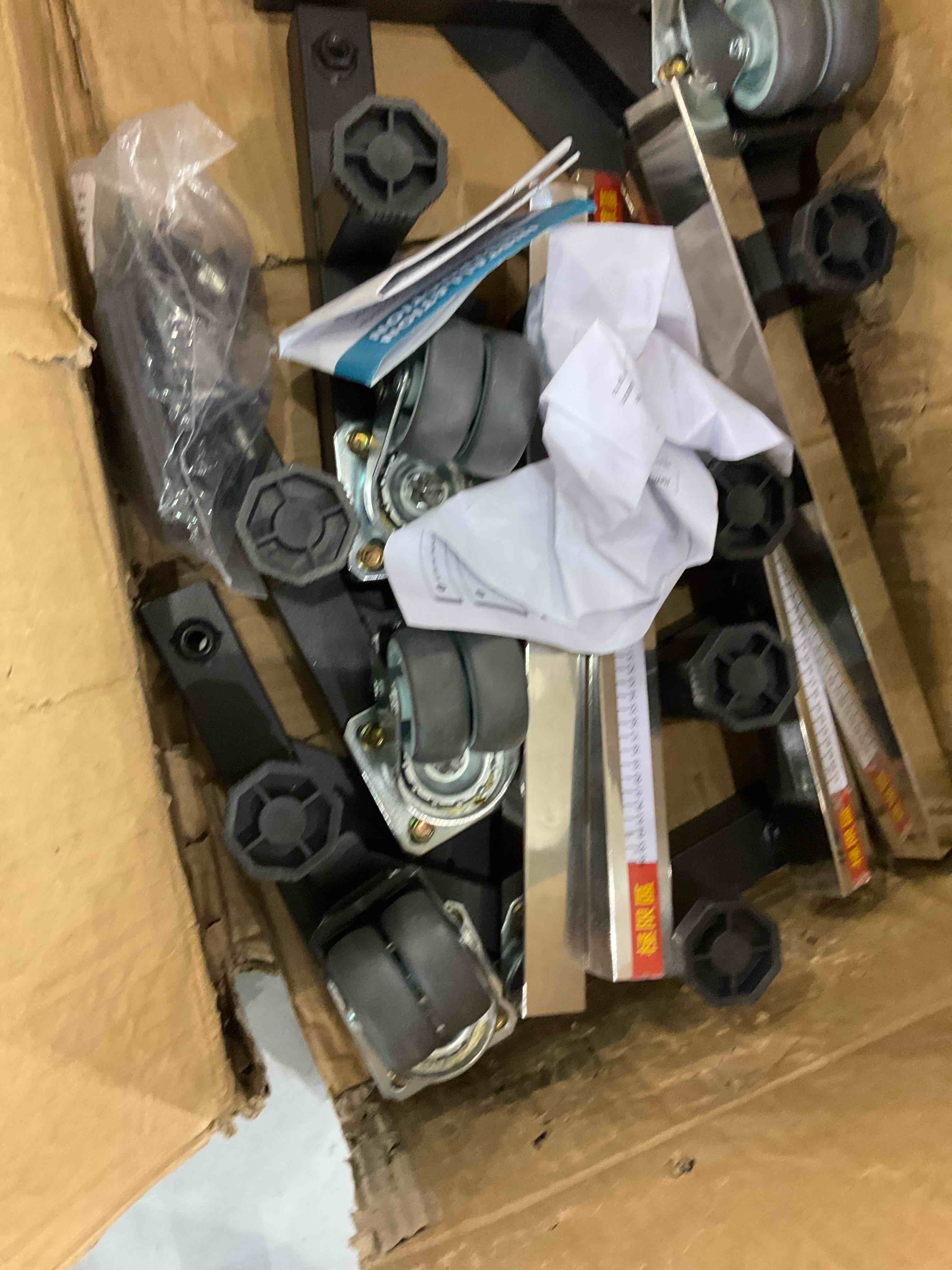 https://s3.amazonaws.com/lotting-images-prod/bidfta/EXS00463068_1695645215777.jpeg