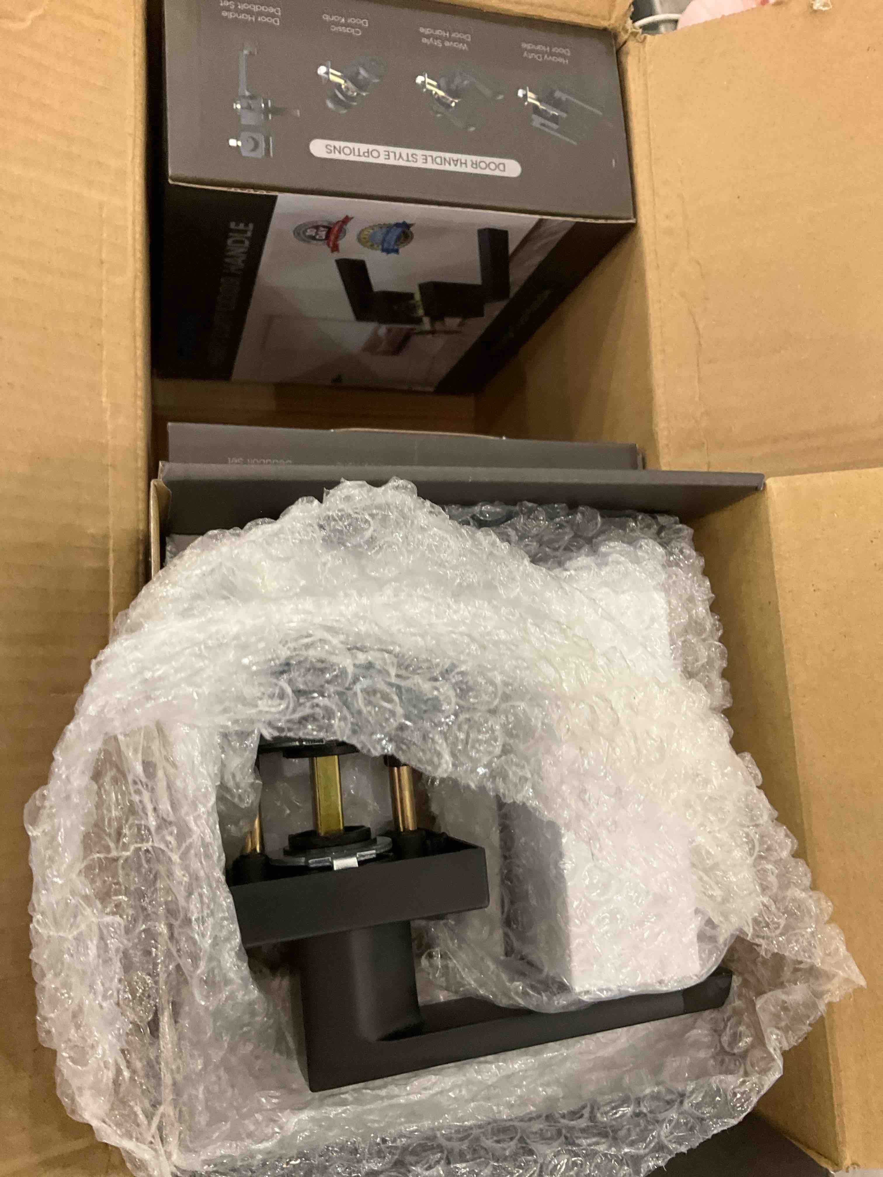 https://s3.amazonaws.com/lotting-images-prod/bidfta/EXS00463165_1695667832319.jpeg