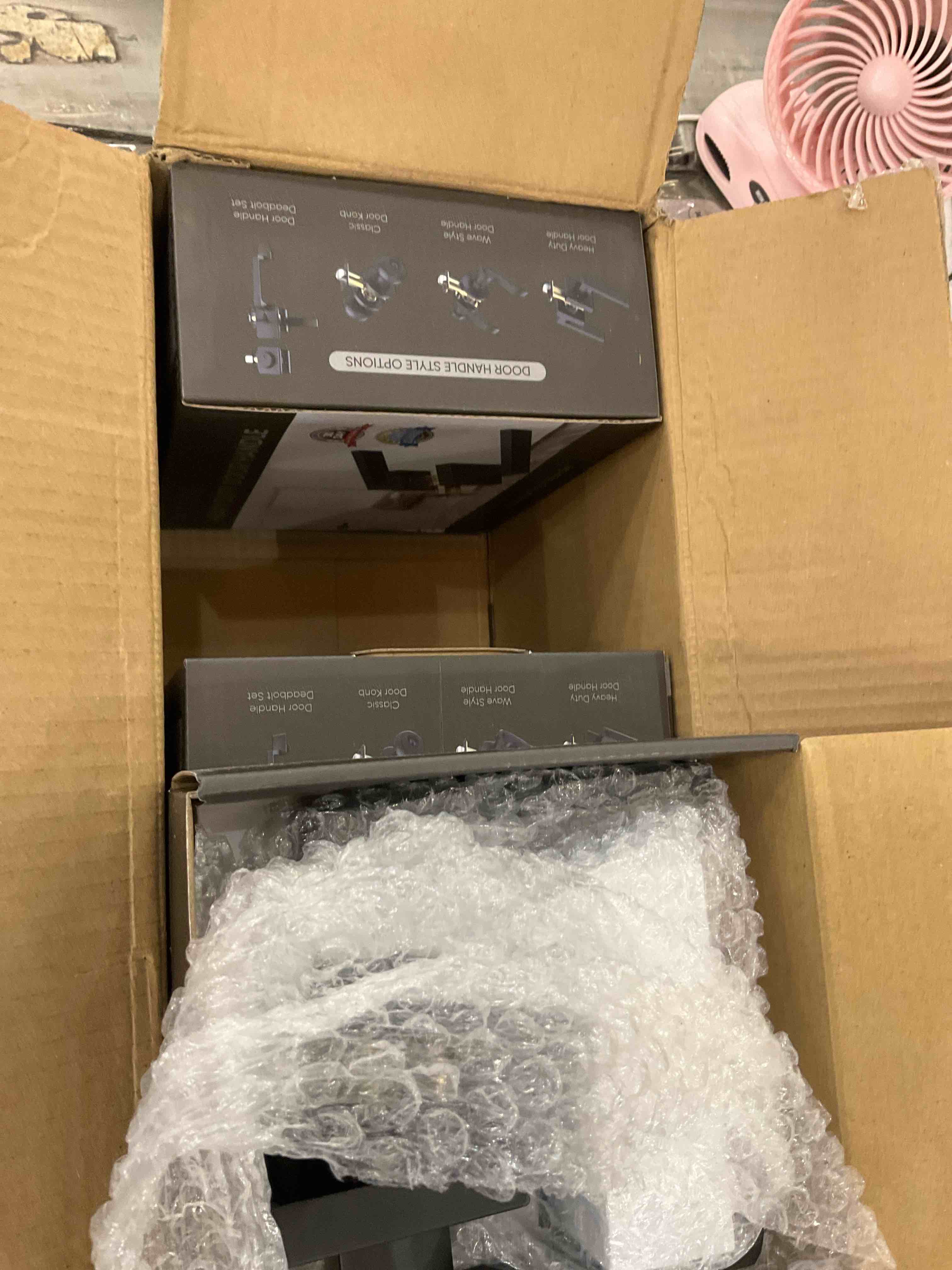 https://s3.amazonaws.com/lotting-images-prod/bidfta/EXS00463165_1695667833231.jpeg