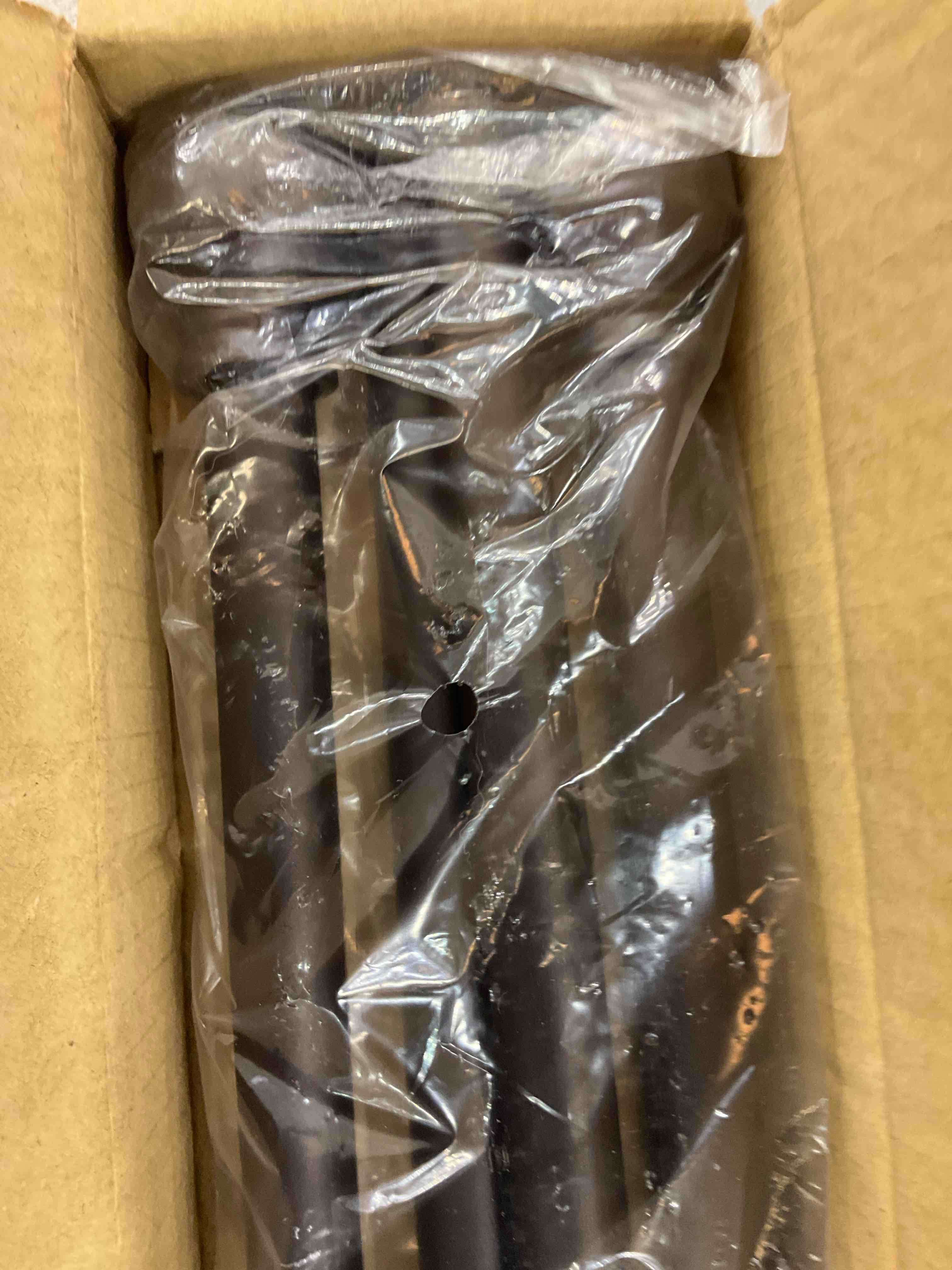 https://s3.amazonaws.com/lotting-images-prod/bidfta/EXS00463317_1695742344911.jpeg