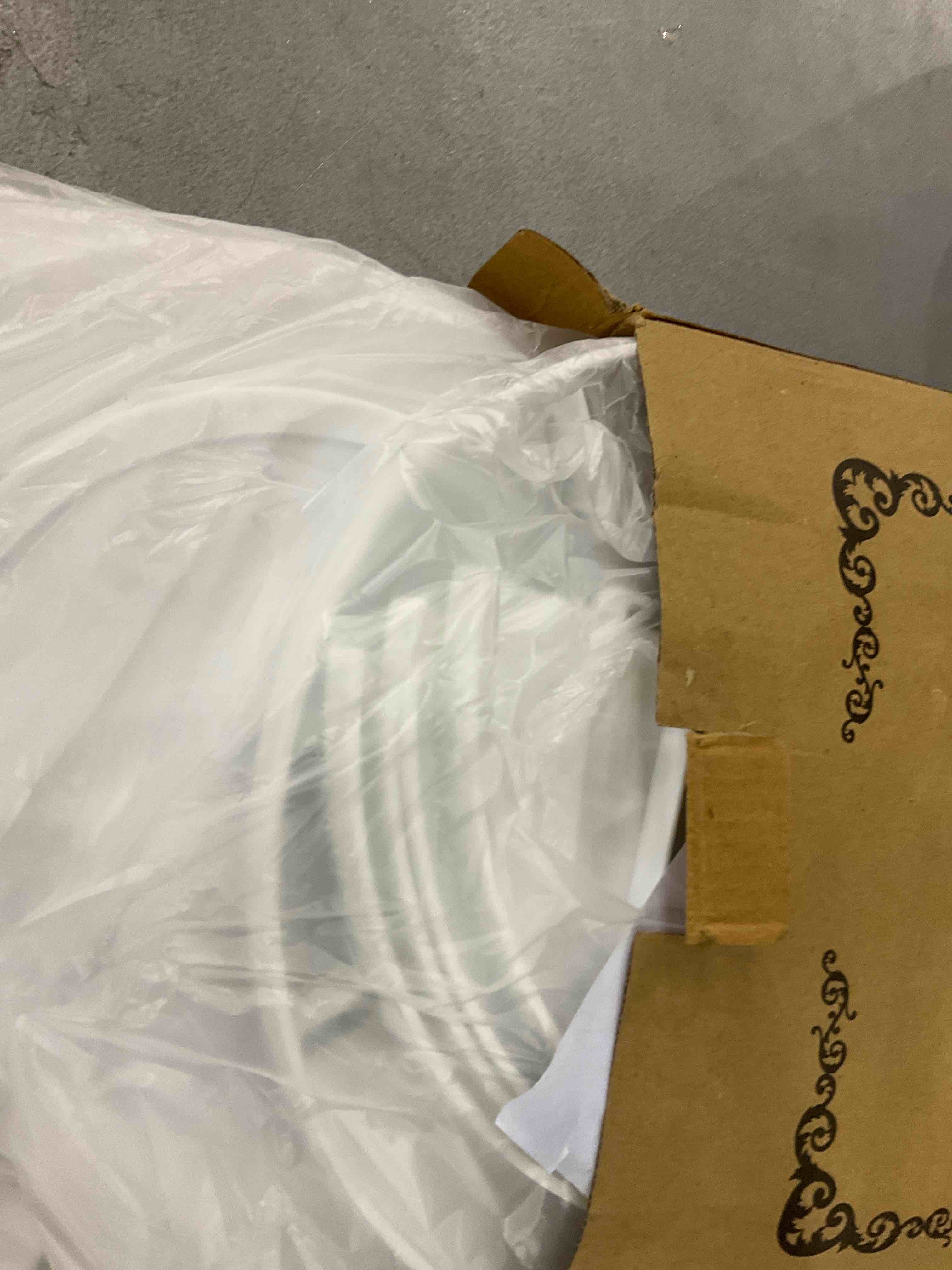 https://s3.amazonaws.com/lotting-images-prod/bidfta/EXS00463435_1695903680533.jpeg