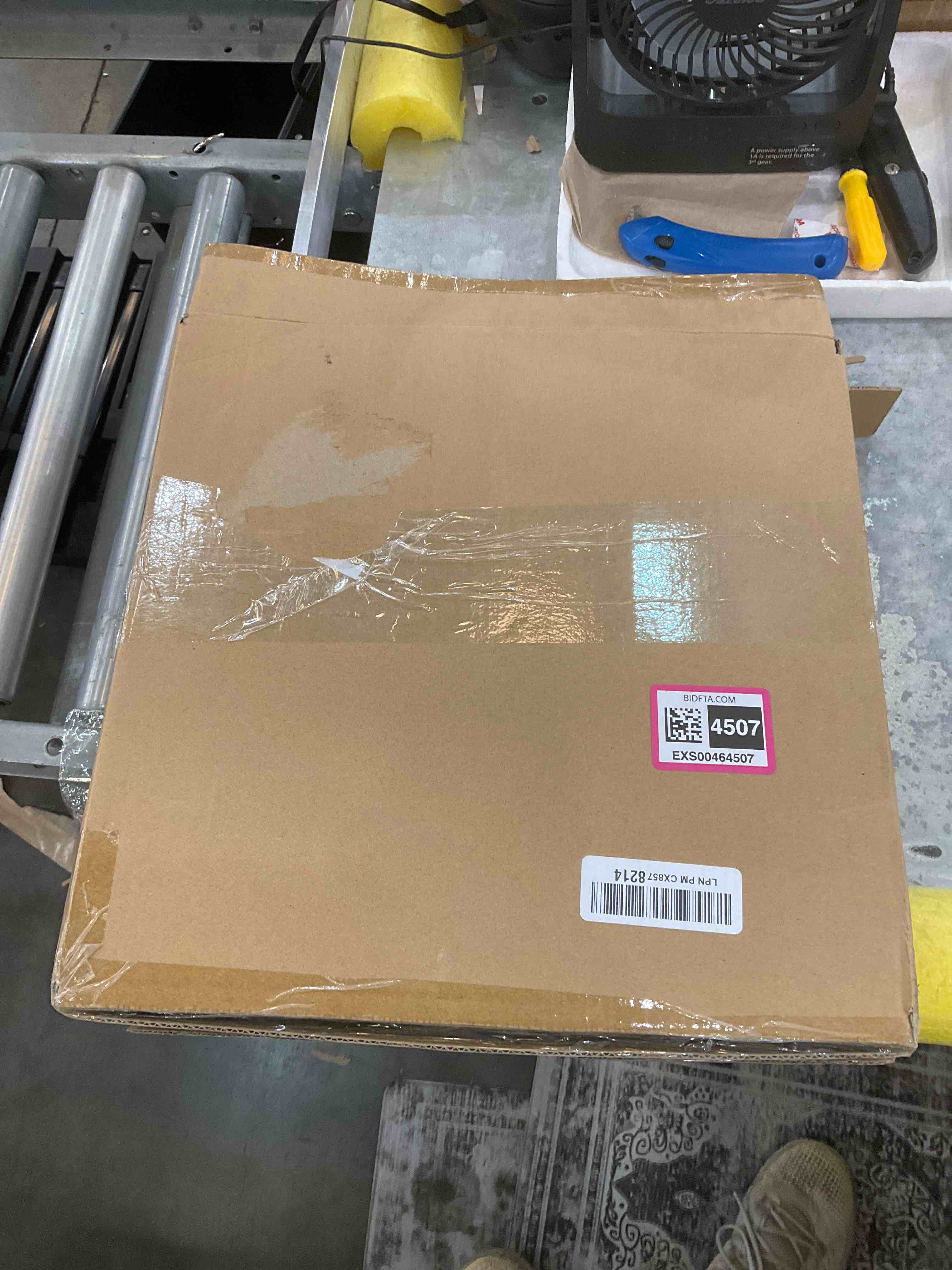 https://s3.amazonaws.com/lotting-images-prod/bidfta/EXS00464507_1695055843687.jpeg