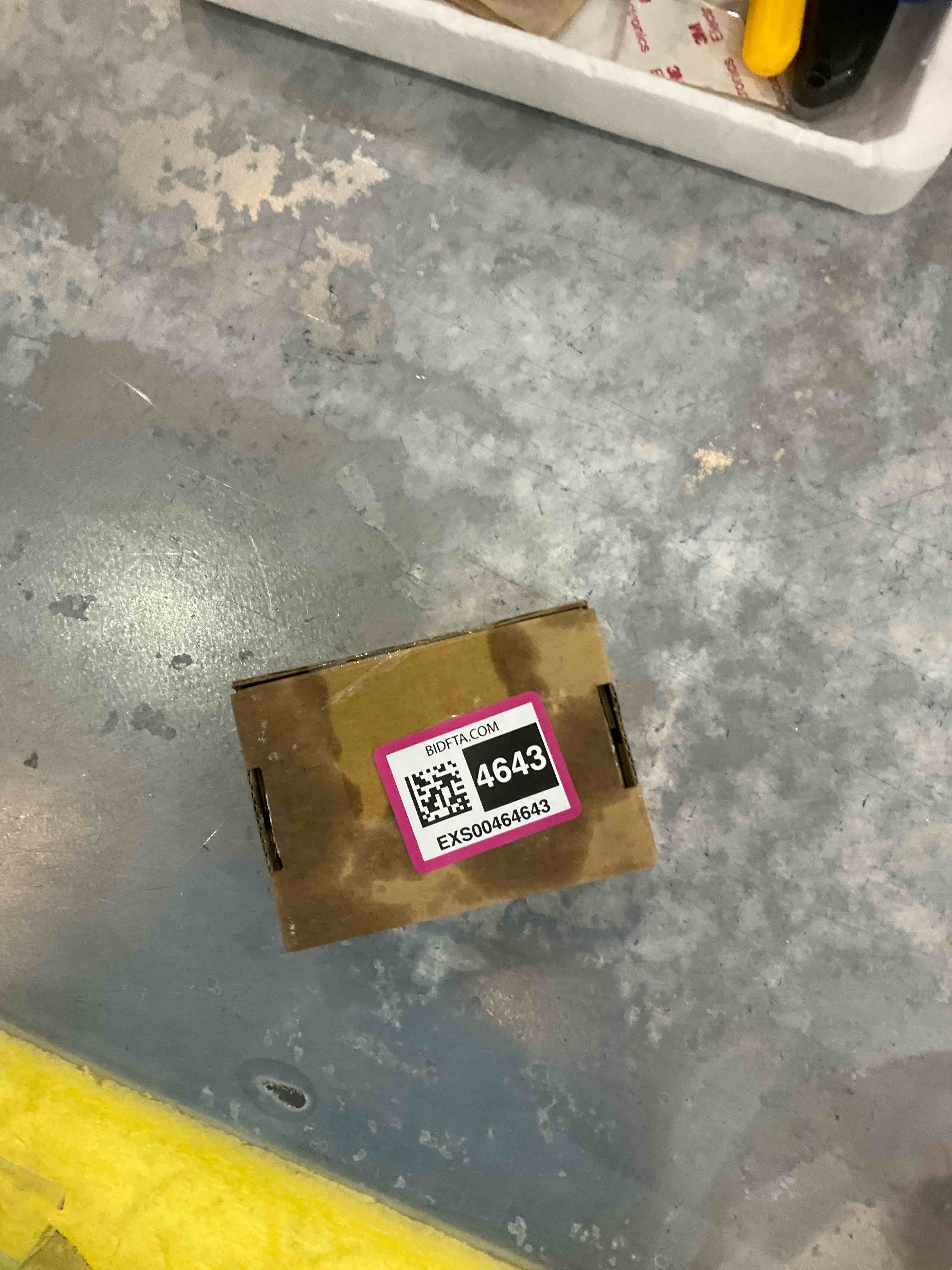 https://s3.amazonaws.com/lotting-images-prod/bidfta/EXS00464643_1695130895968.jpeg