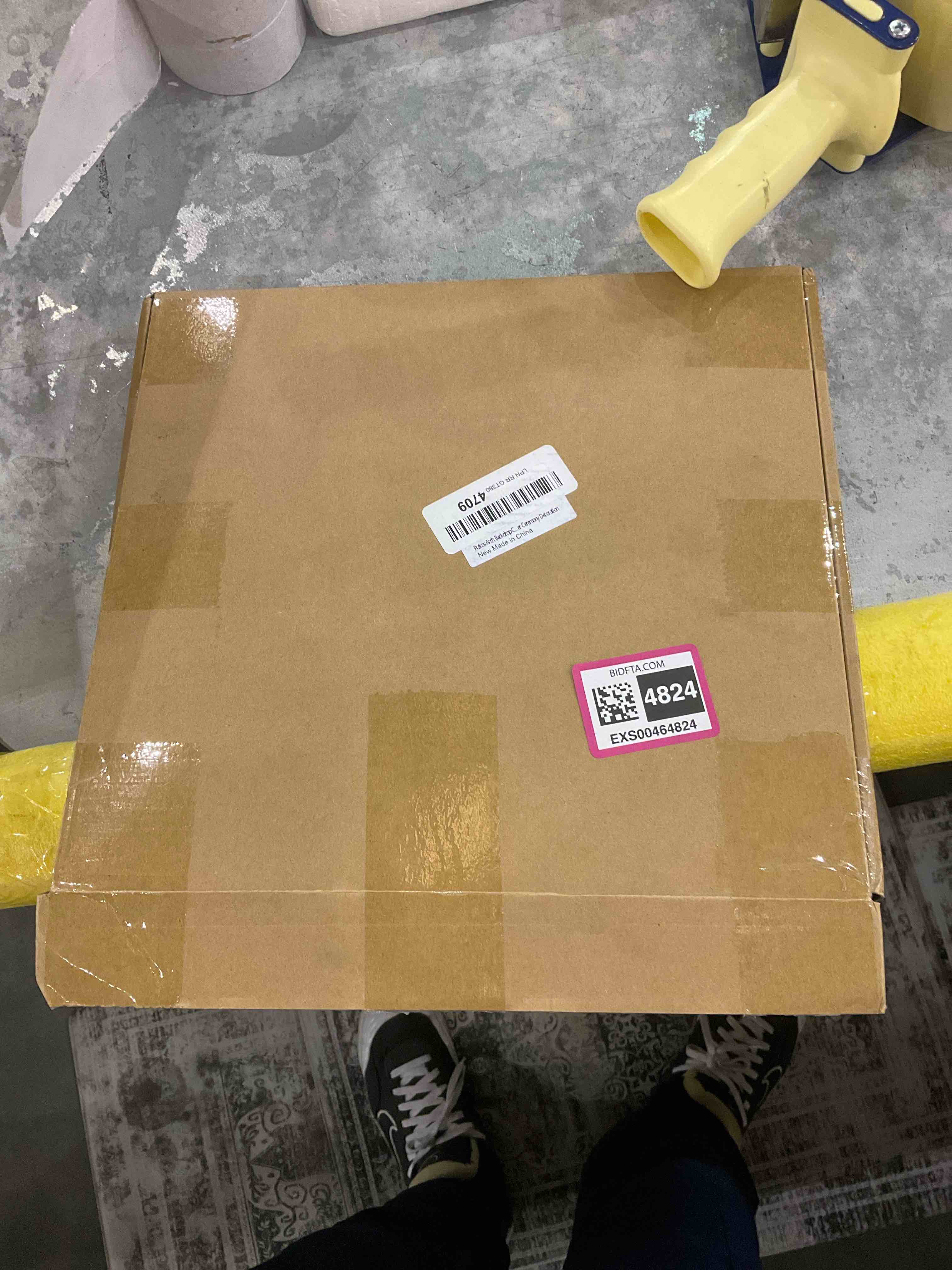 https://s3.amazonaws.com/lotting-images-prod/bidfta/EXS00464824_1695212641456.jpeg