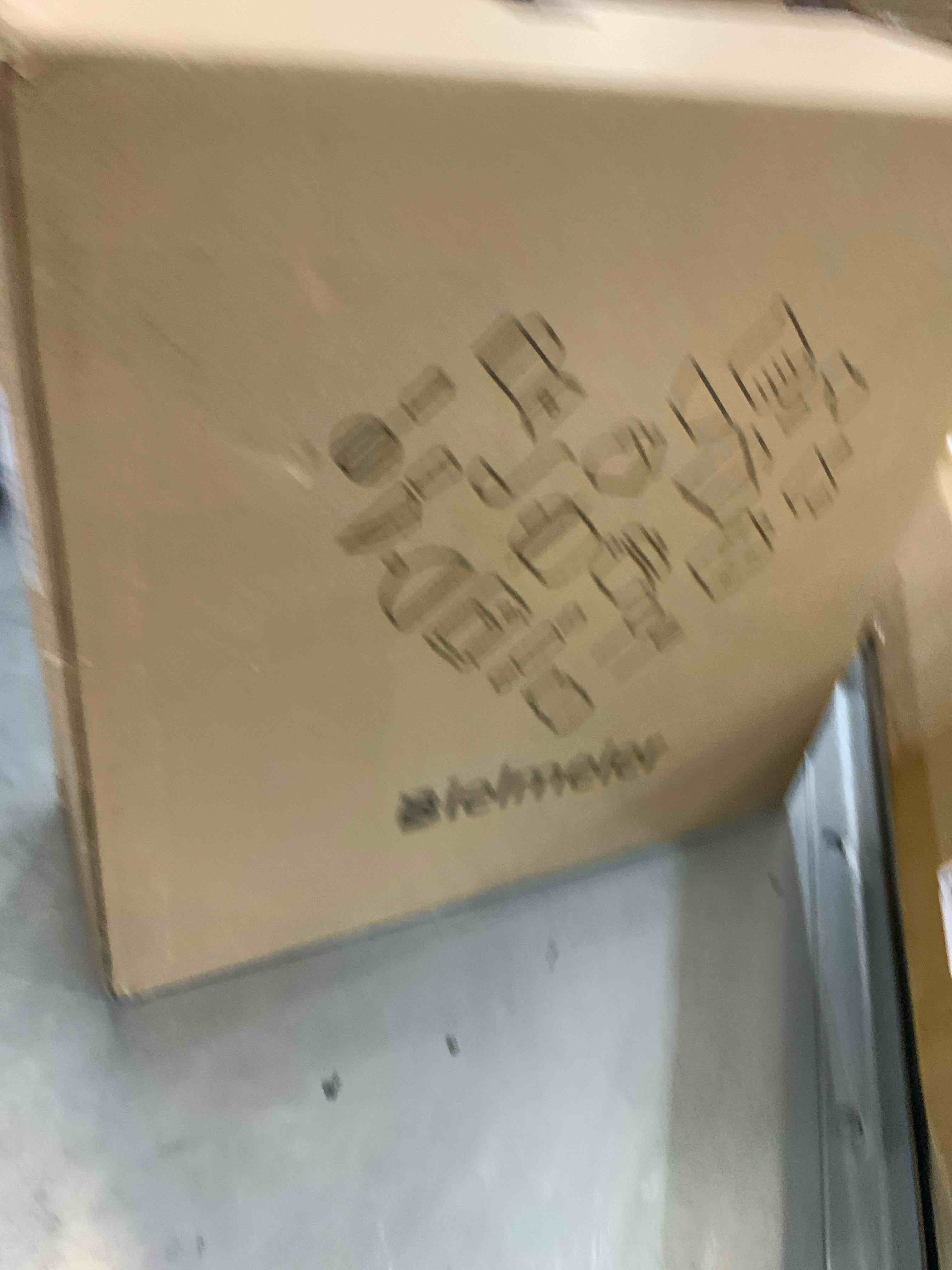 https://s3.amazonaws.com/lotting-images-prod/bidfta/EXS00465011_1695134594619.jpeg