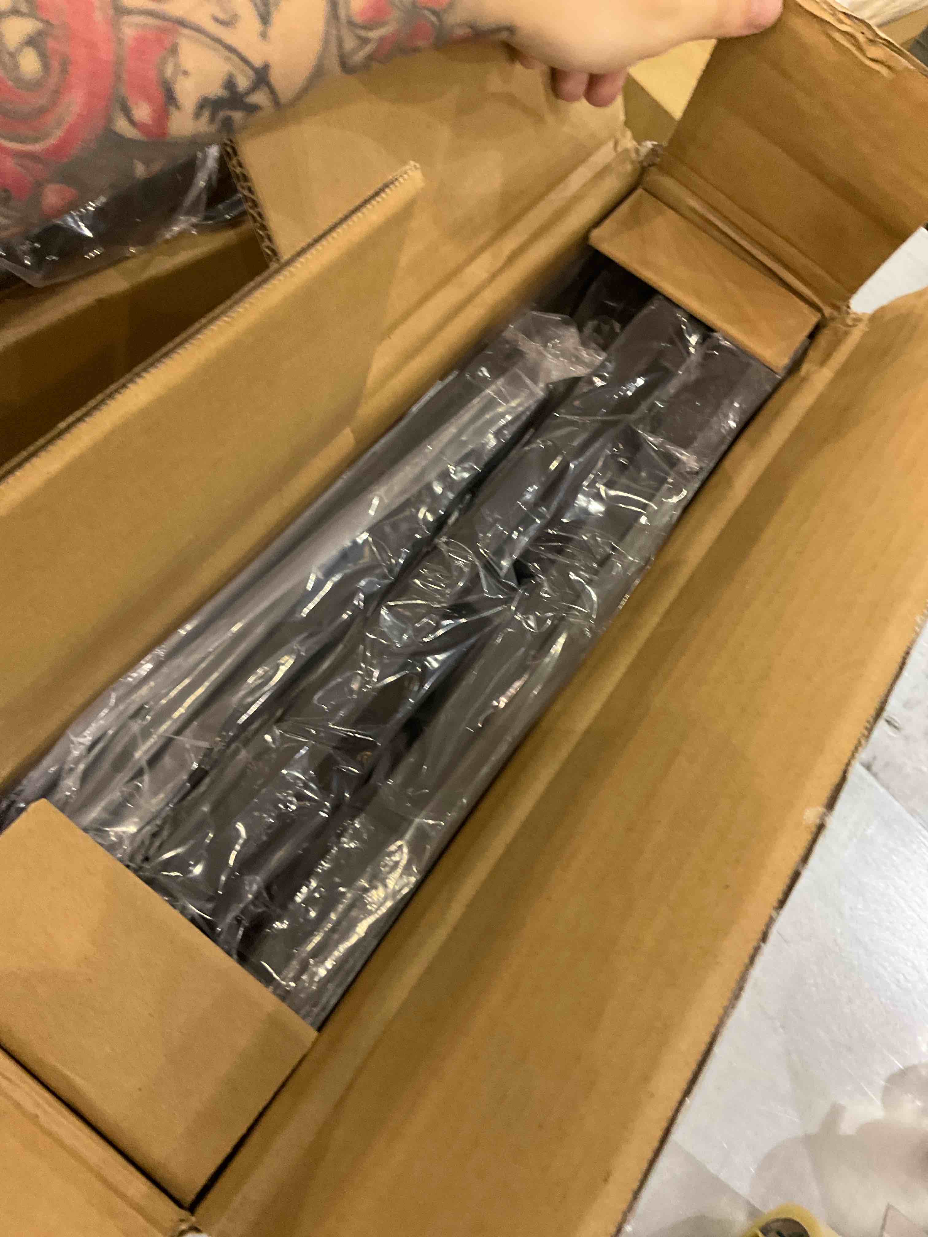 https://s3.amazonaws.com/lotting-images-prod/bidfta/EXS00465607_1696535358437.jpeg