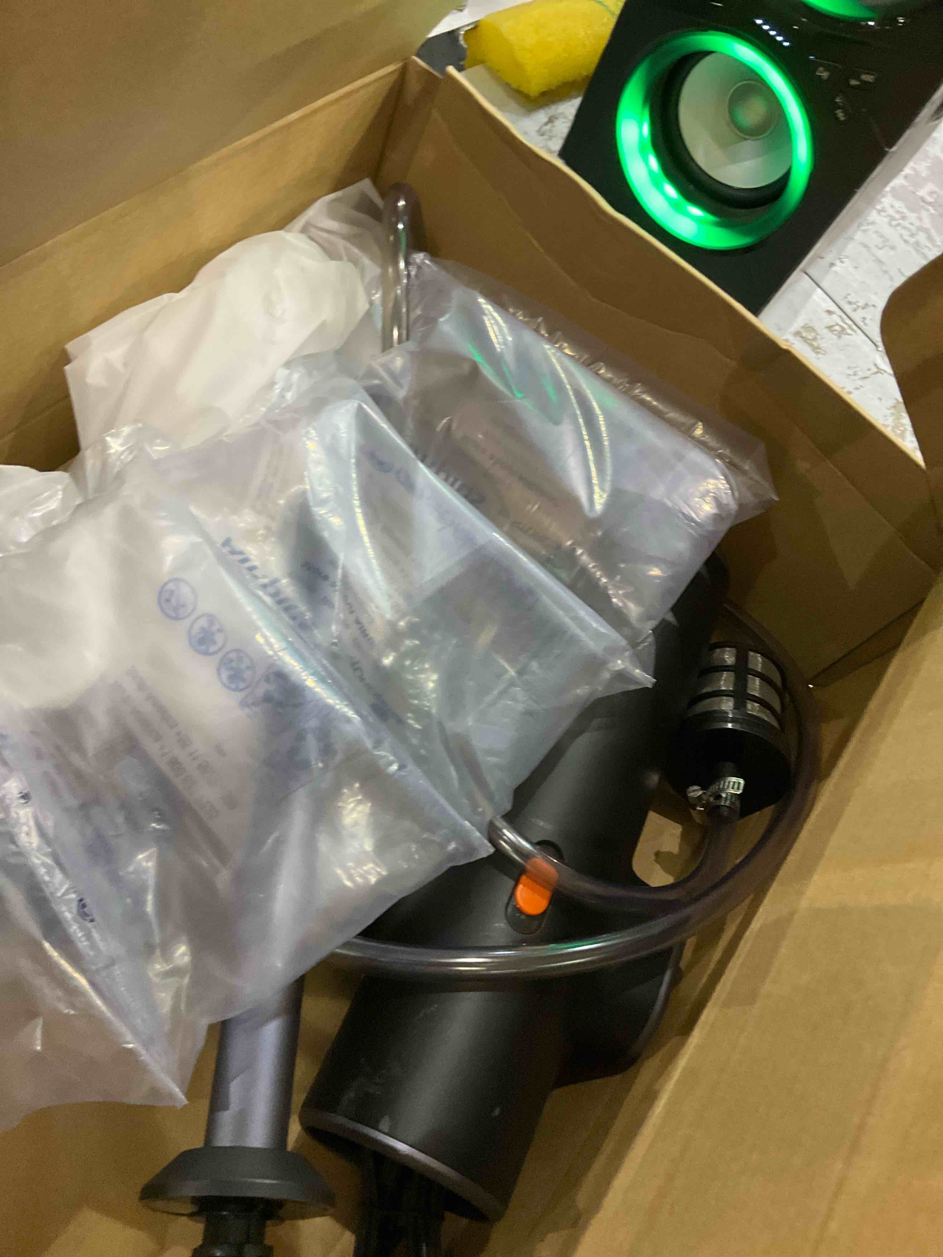 https://s3.amazonaws.com/lotting-images-prod/bidfta/EXS00465641_1696594963805.jpeg